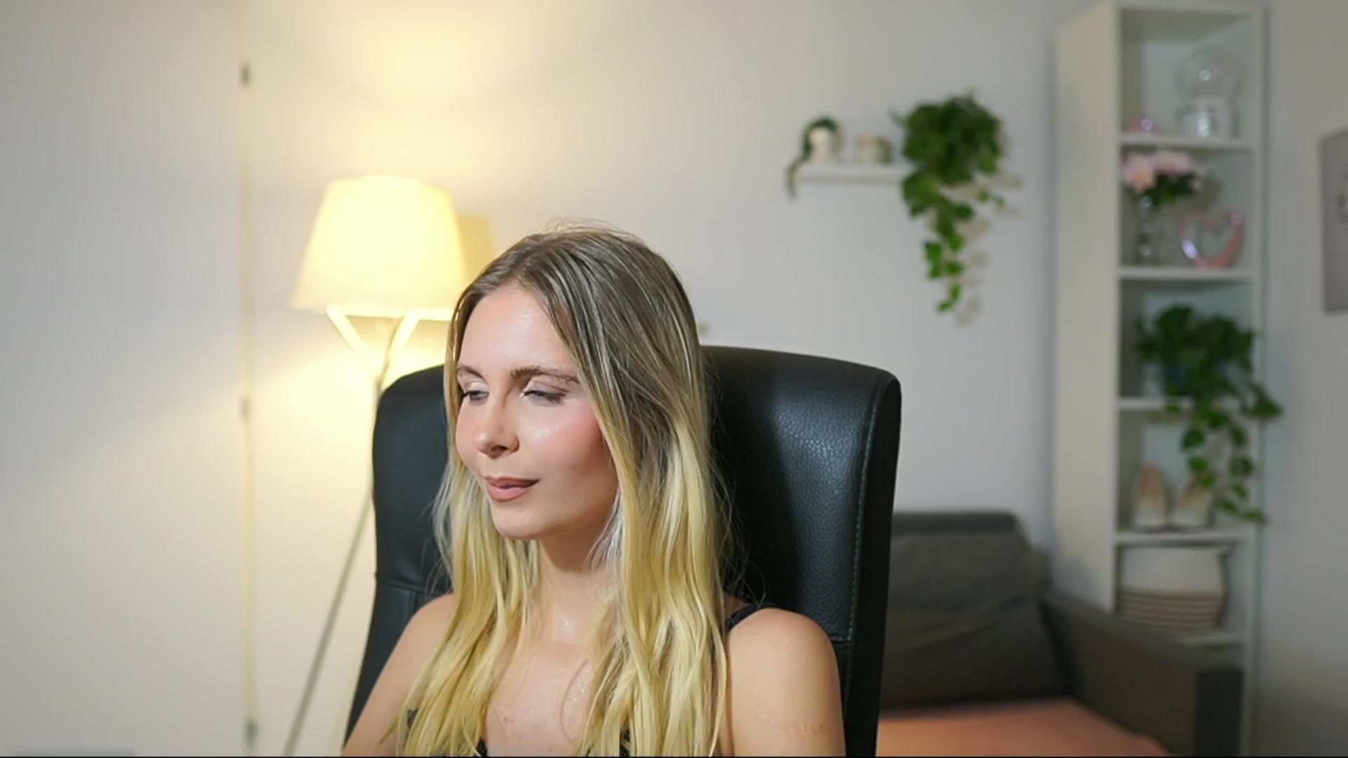 Gallery image thumbnail from Catecrago_'s myfreecams stream on, 09/05/2025, 11:26 image 12 of 20