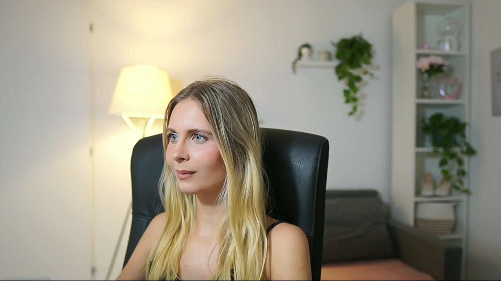 Gallery image thumbnail from Catecrago_'s myfreecams stream on, 09/05/2025, 11:26 image 11 of 20