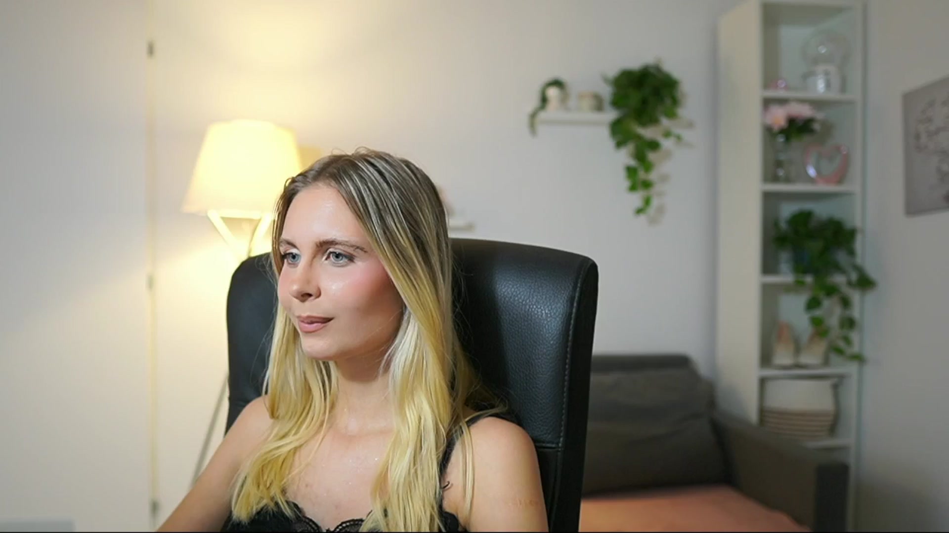 Gallery image thumbnail from Catecrago_'s myfreecams stream on, 09/05/2025, 12:45 image 13 of 20