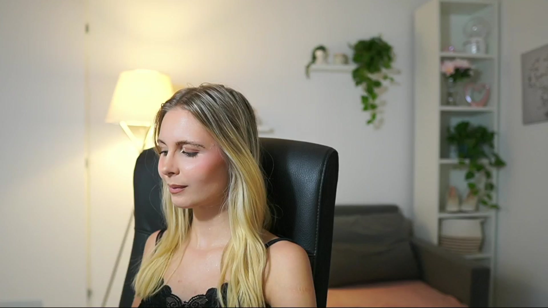 Gallery image thumbnail from Catecrago_'s myfreecams stream on, 09/05/2025, 12:45 image 6 of 20