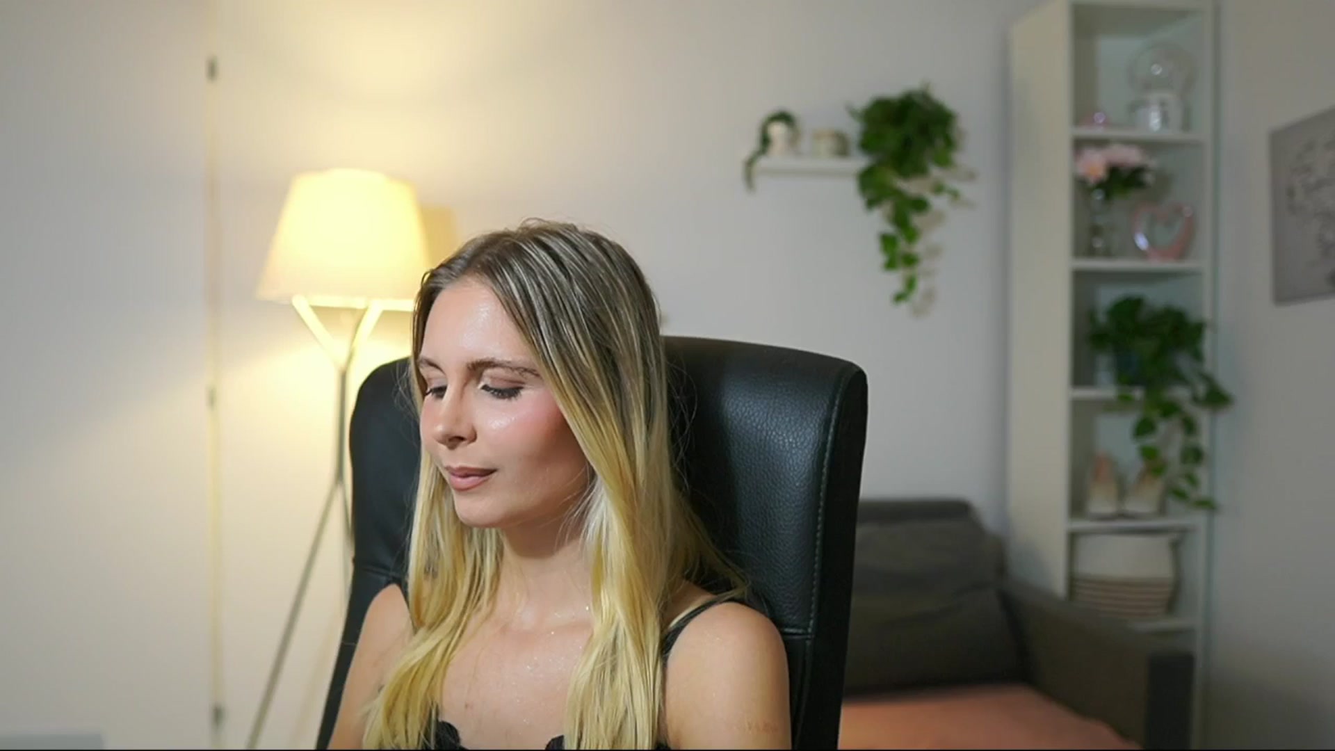 Gallery image thumbnail from Catecrago_'s myfreecams stream on, 09/05/2025, 12:45 image 18 of 20