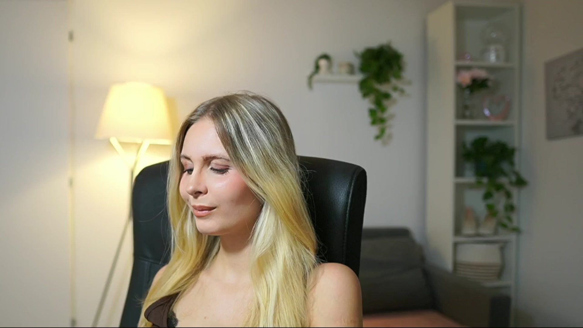 Gallery image thumbnail from Catecrago_'s myfreecams stream on, 09/08/2025, 13:31 image 7 of 20