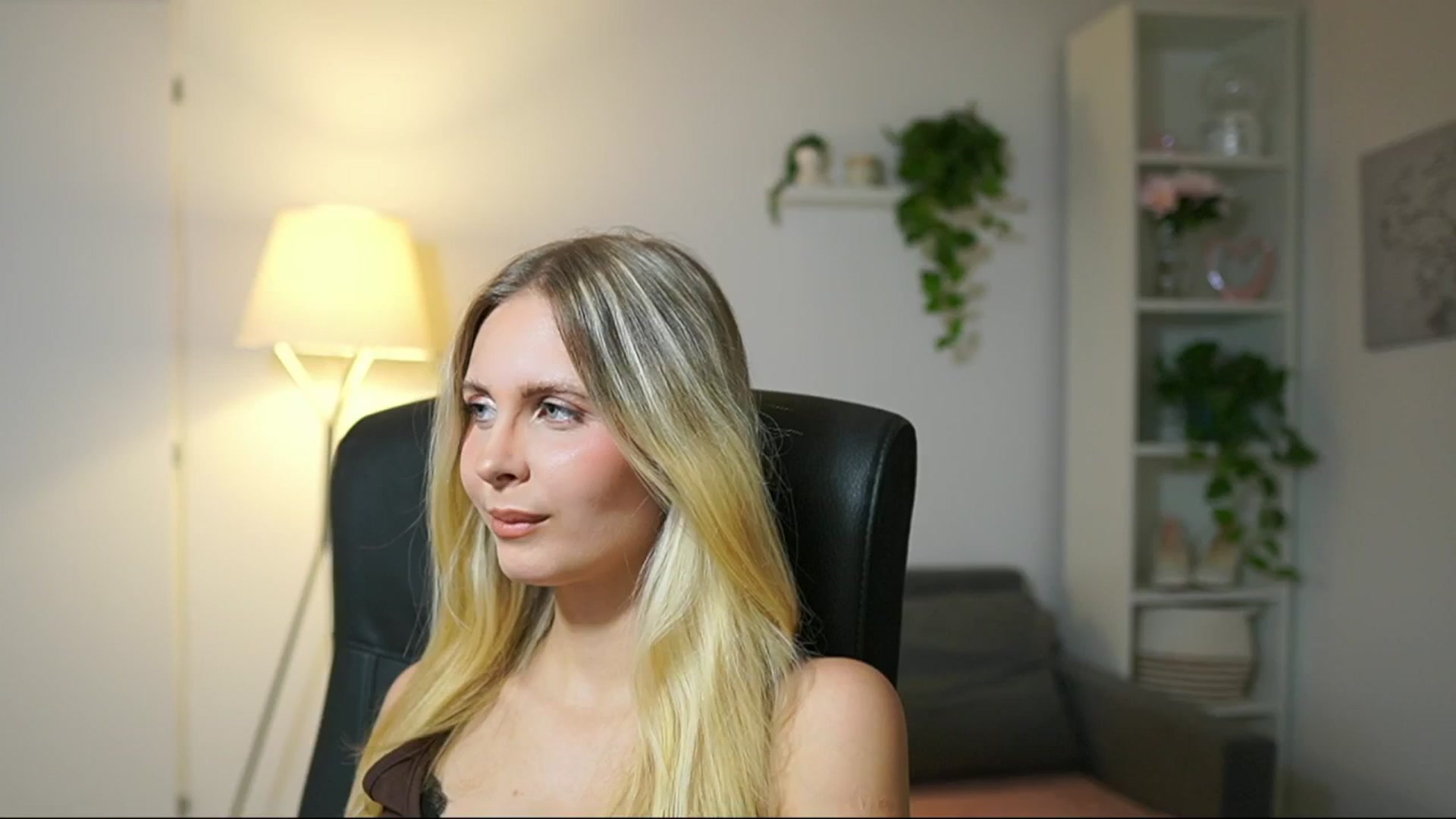 Gallery image thumbnail from Catecrago_'s myfreecams stream on, 09/08/2025, 13:31 image 8 of 20