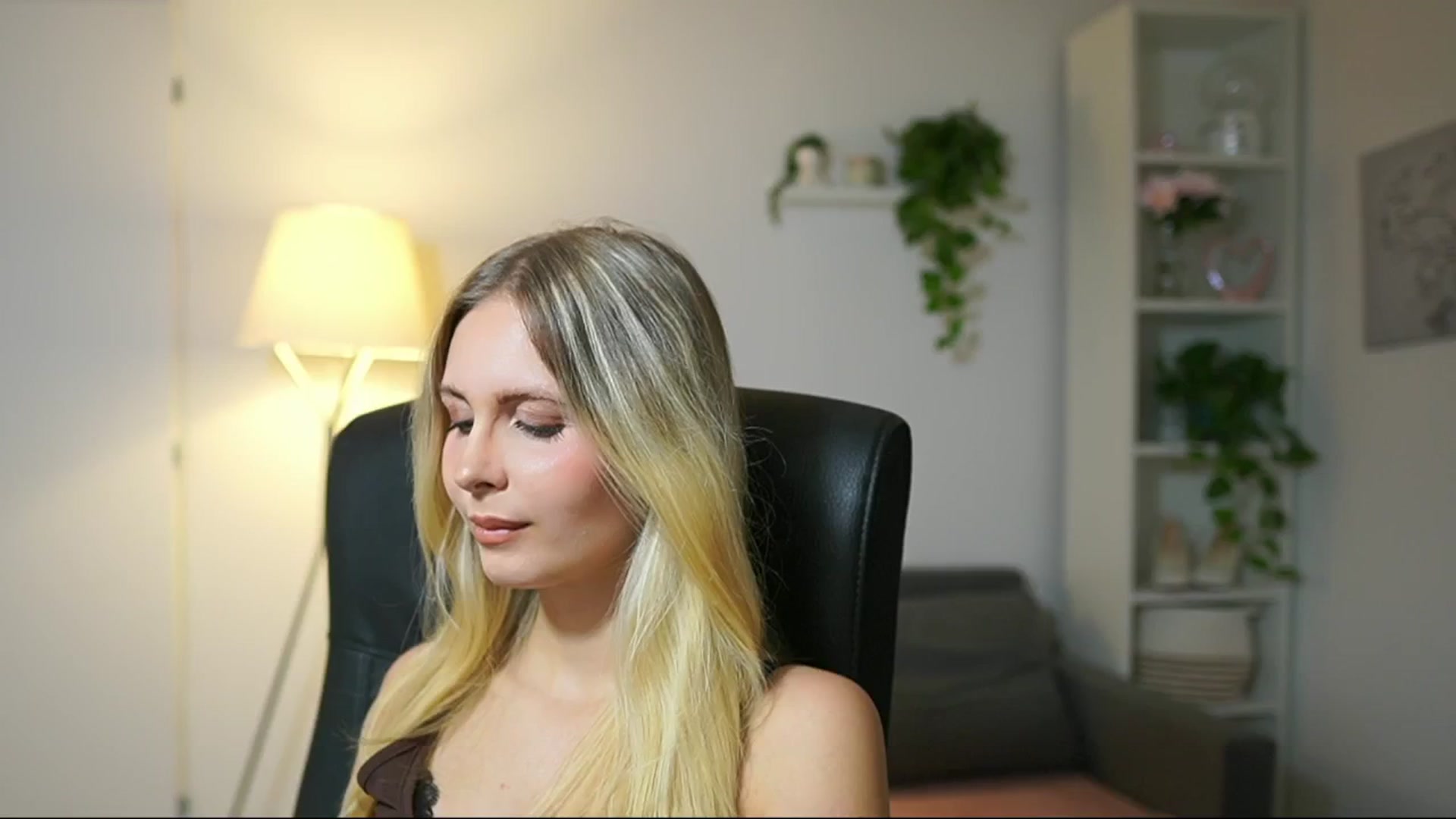 Gallery image thumbnail from Catecrago_'s myfreecams stream on, 09/08/2025, 13:31 image 14 of 20