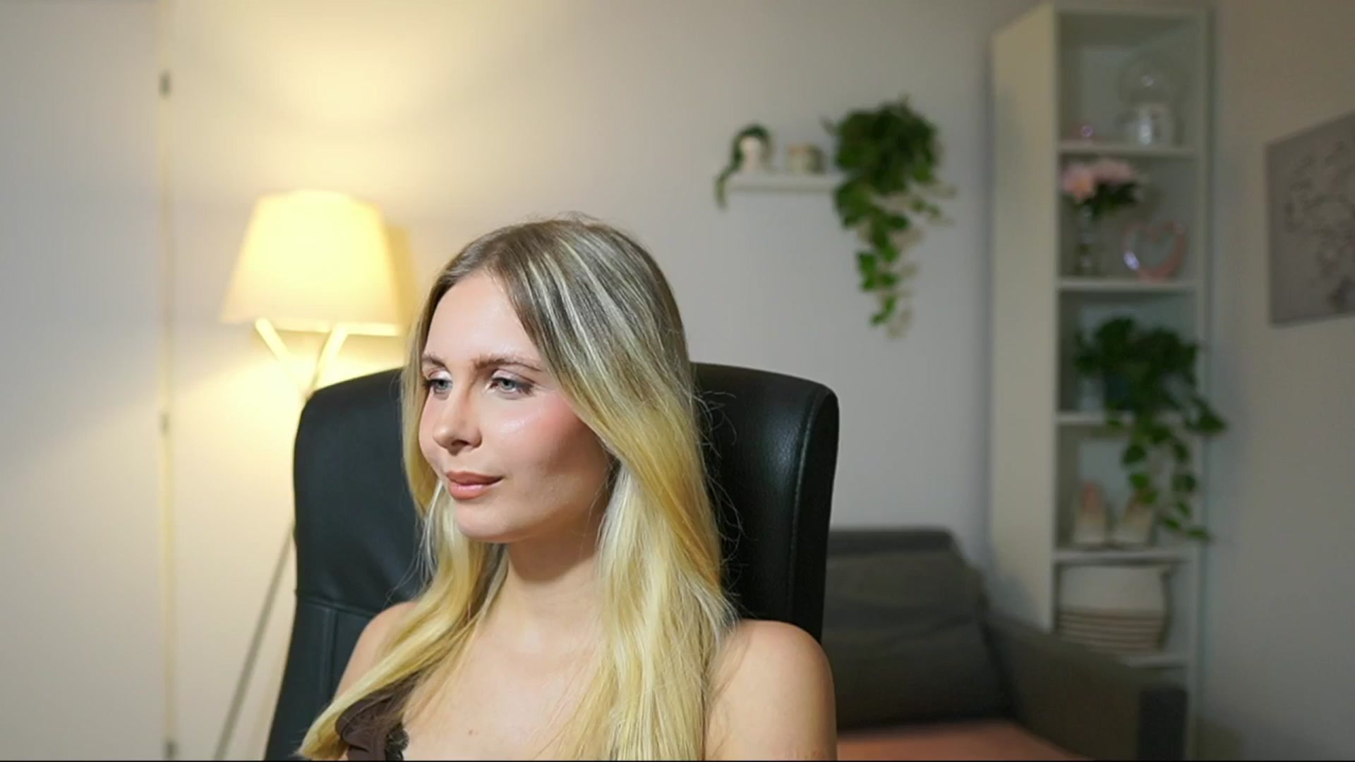 Gallery image thumbnail from Catecrago_'s myfreecams stream on, 09/08/2025, 13:31 image 15 of 20