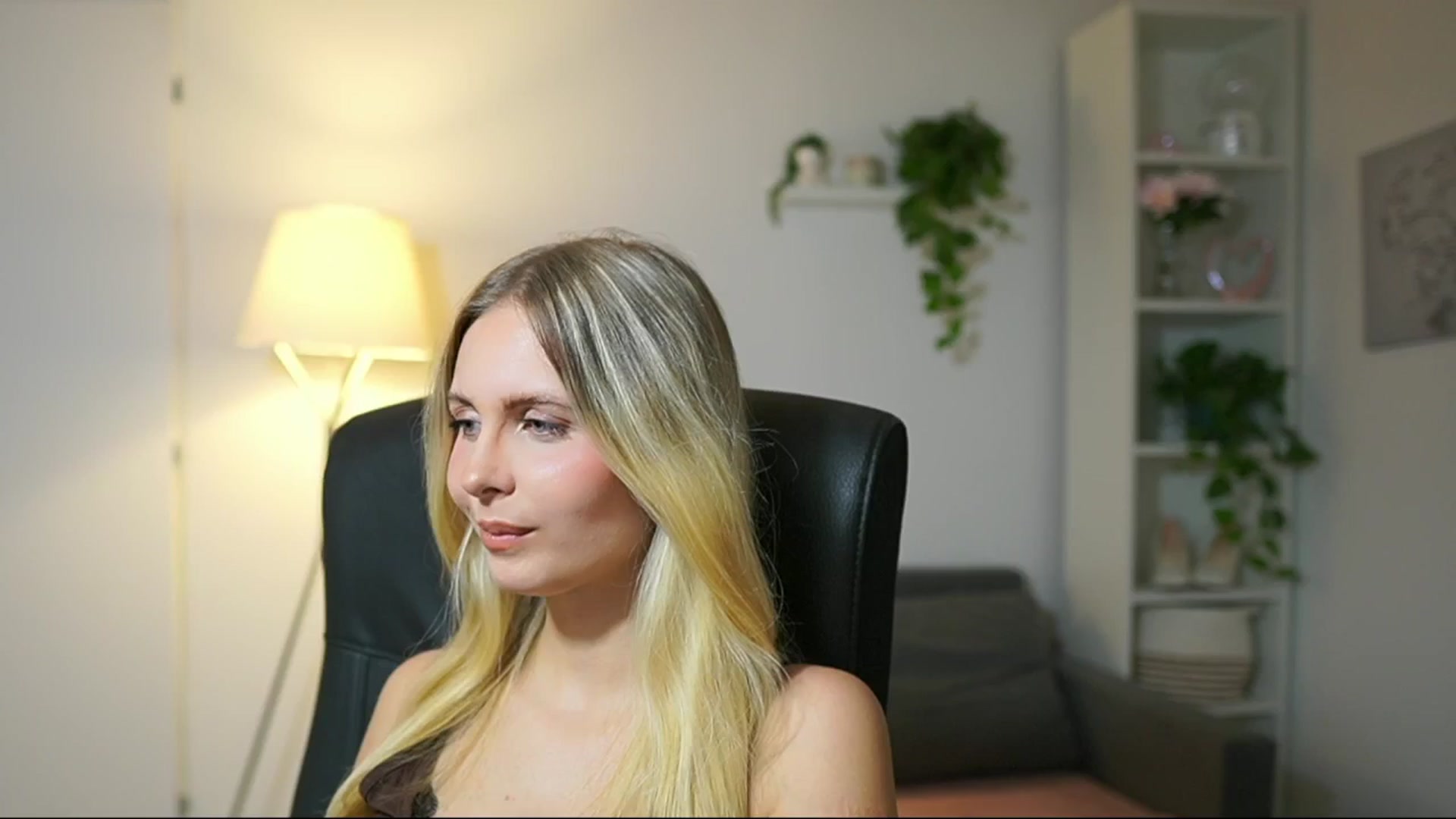 Gallery image thumbnail from Catecrago_'s myfreecams stream on, 09/08/2025, 13:31 image 16 of 20