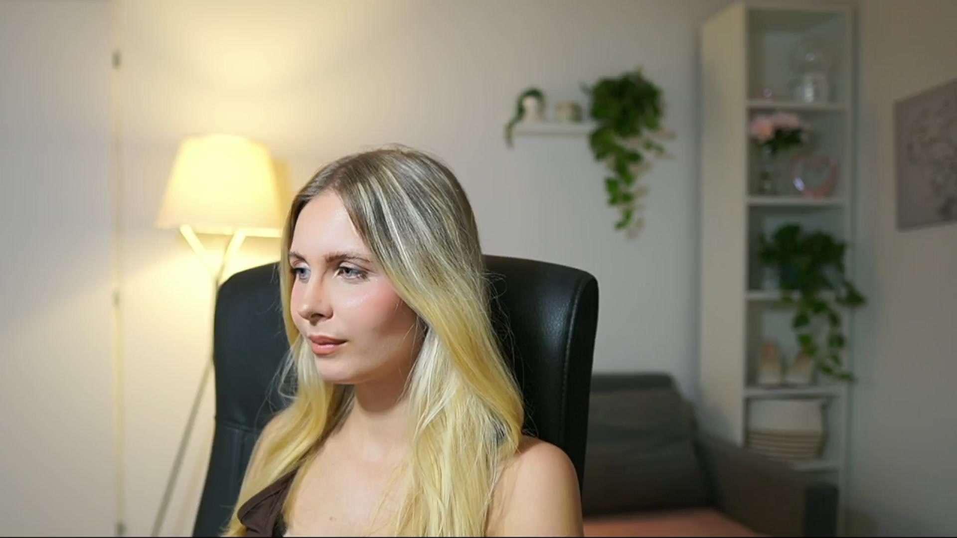 Gallery image thumbnail from Catecrago_'s myfreecams stream on, 09/08/2025, 13:31 image 5 of 20