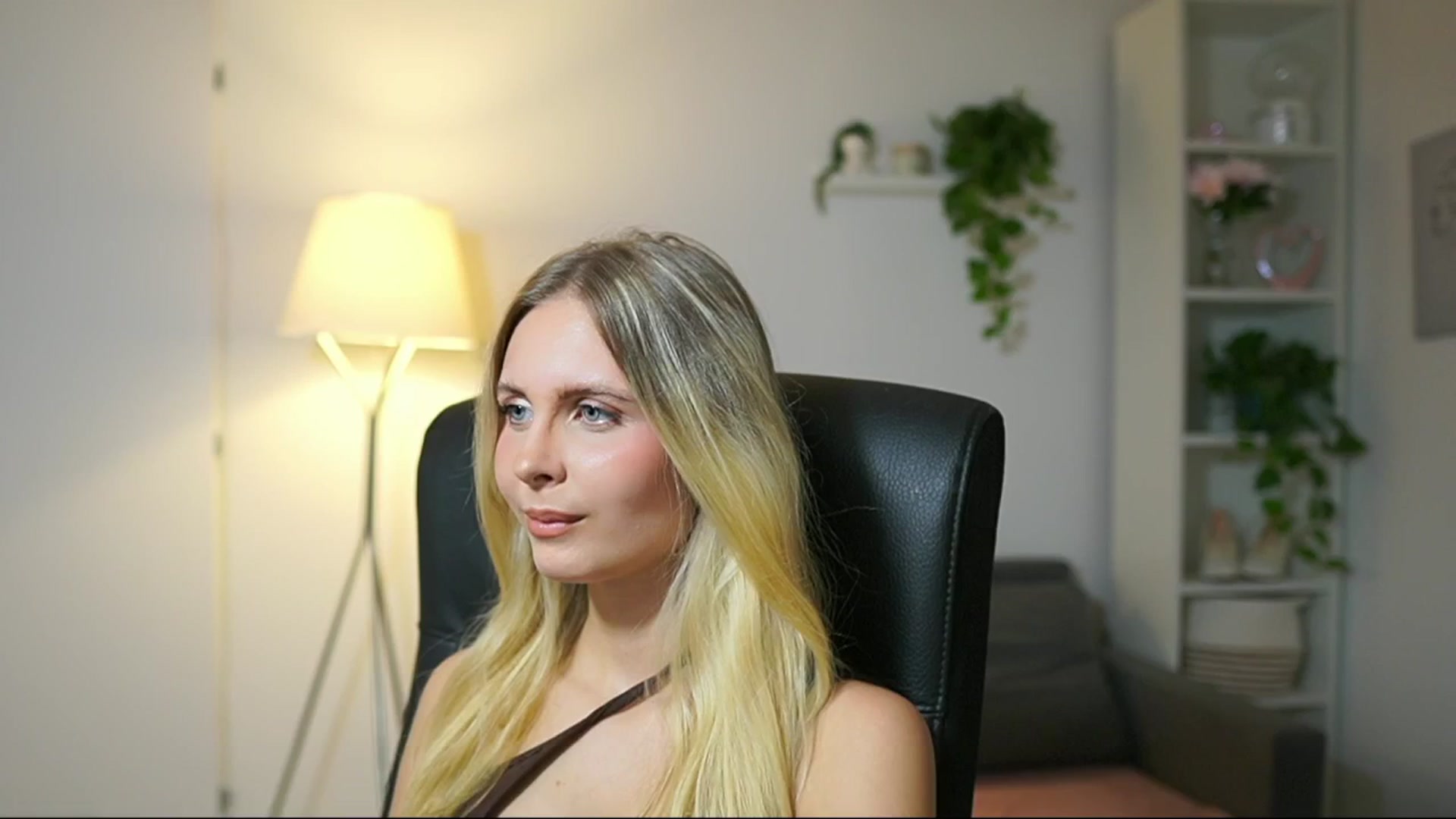 Gallery image thumbnail from Catecrago_'s myfreecams stream on, 09/08/2025, 14:32 image 1 of 20