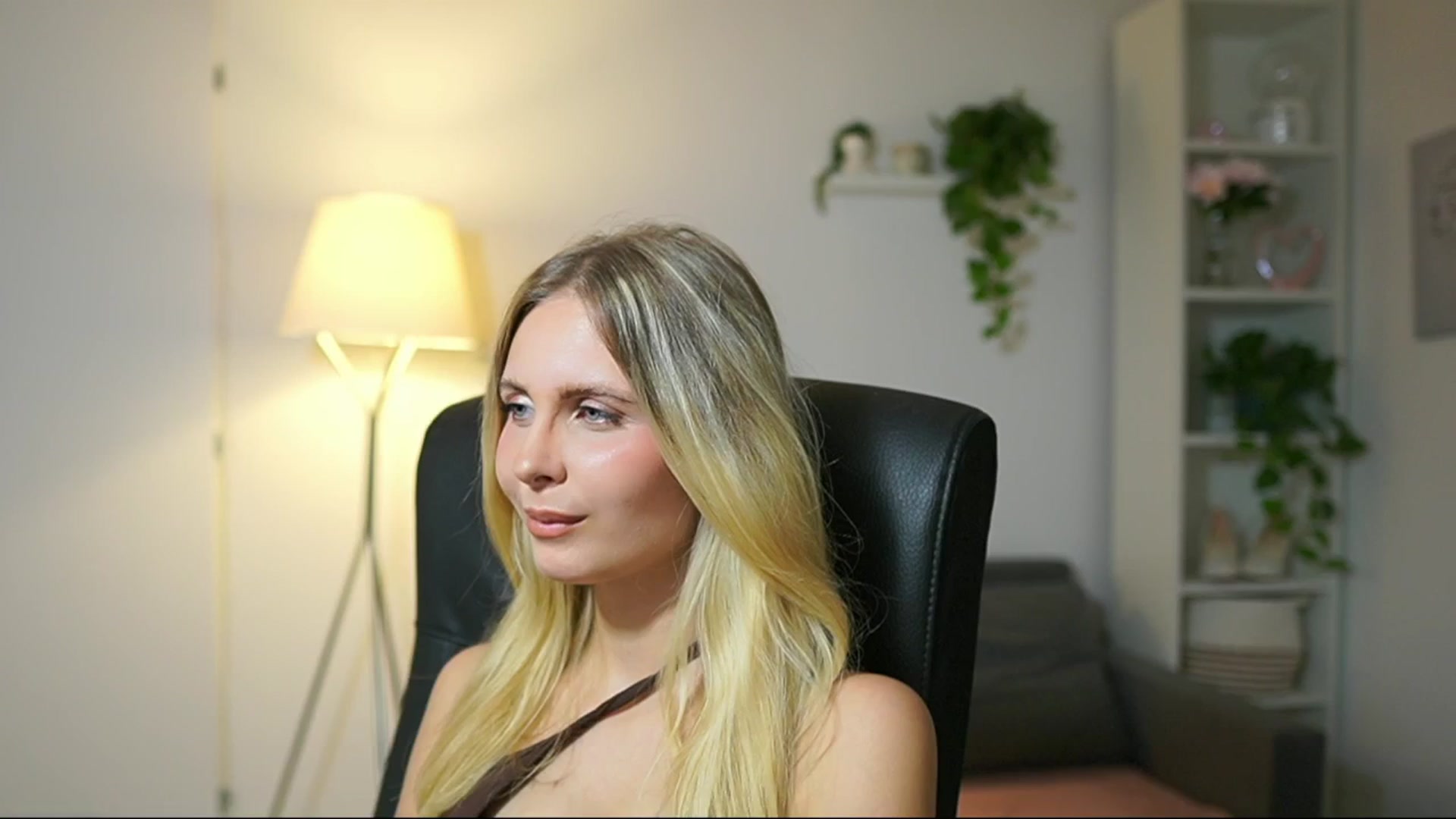 Gallery image thumbnail from Catecrago_'s myfreecams stream on, 09/08/2025, 14:32 image 14 of 20