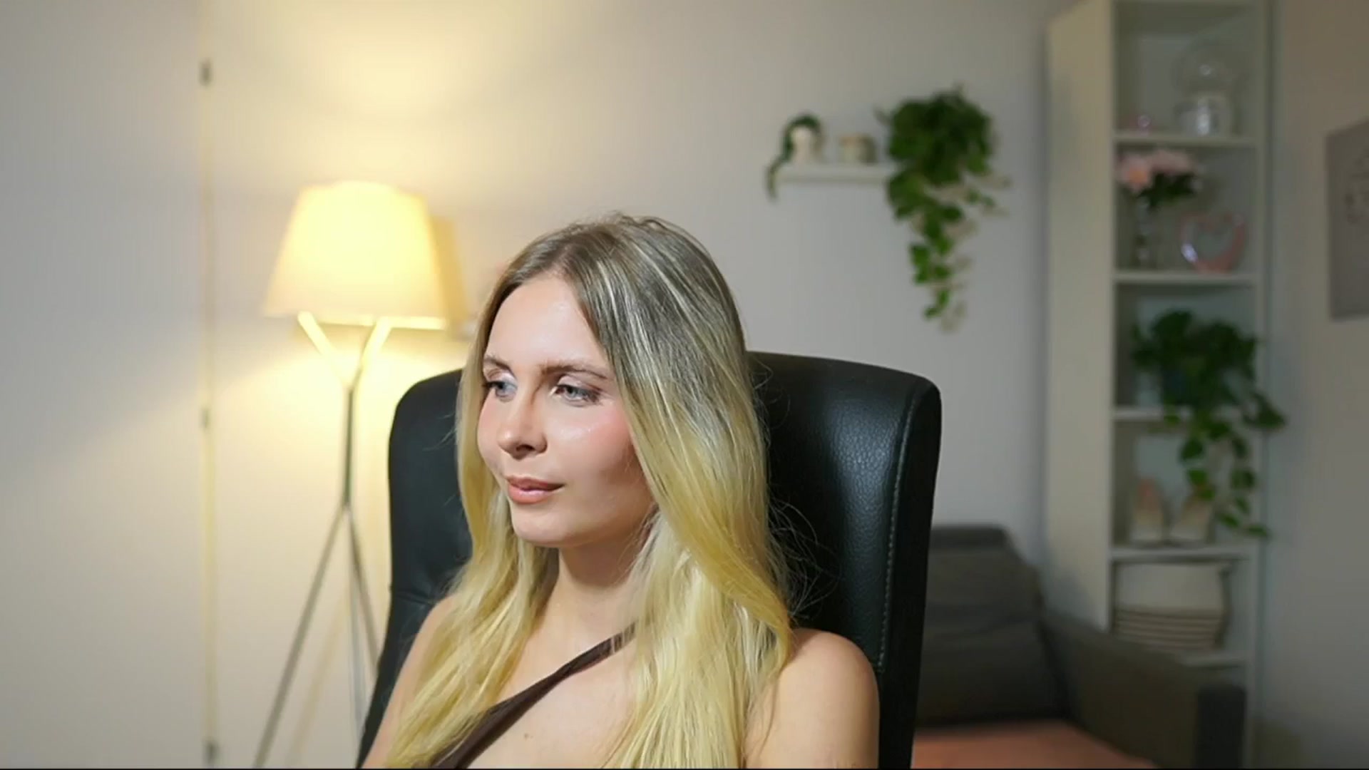 Gallery image thumbnail from Catecrago_'s myfreecams stream on, 09/08/2025, 14:32 image 5 of 20