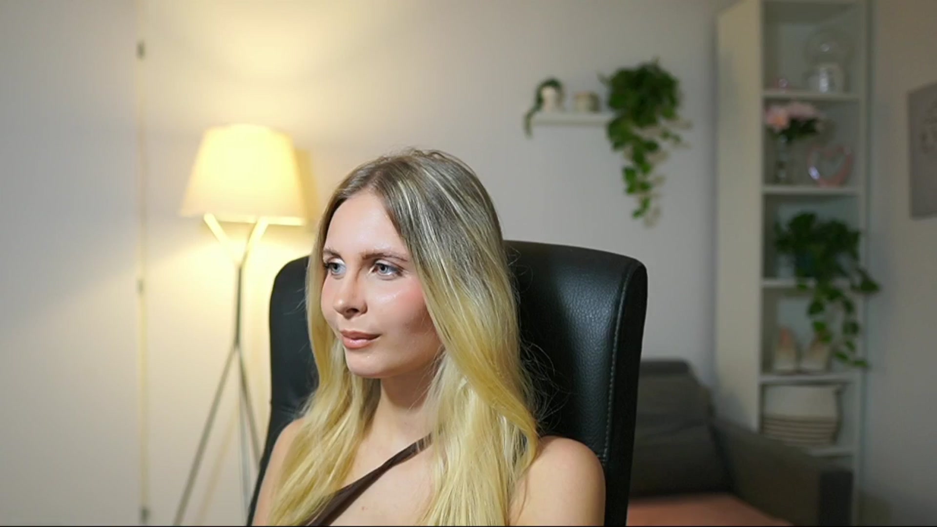 Gallery image thumbnail from Catecrago_'s myfreecams stream on, 09/08/2025, 14:32 image 4 of 20