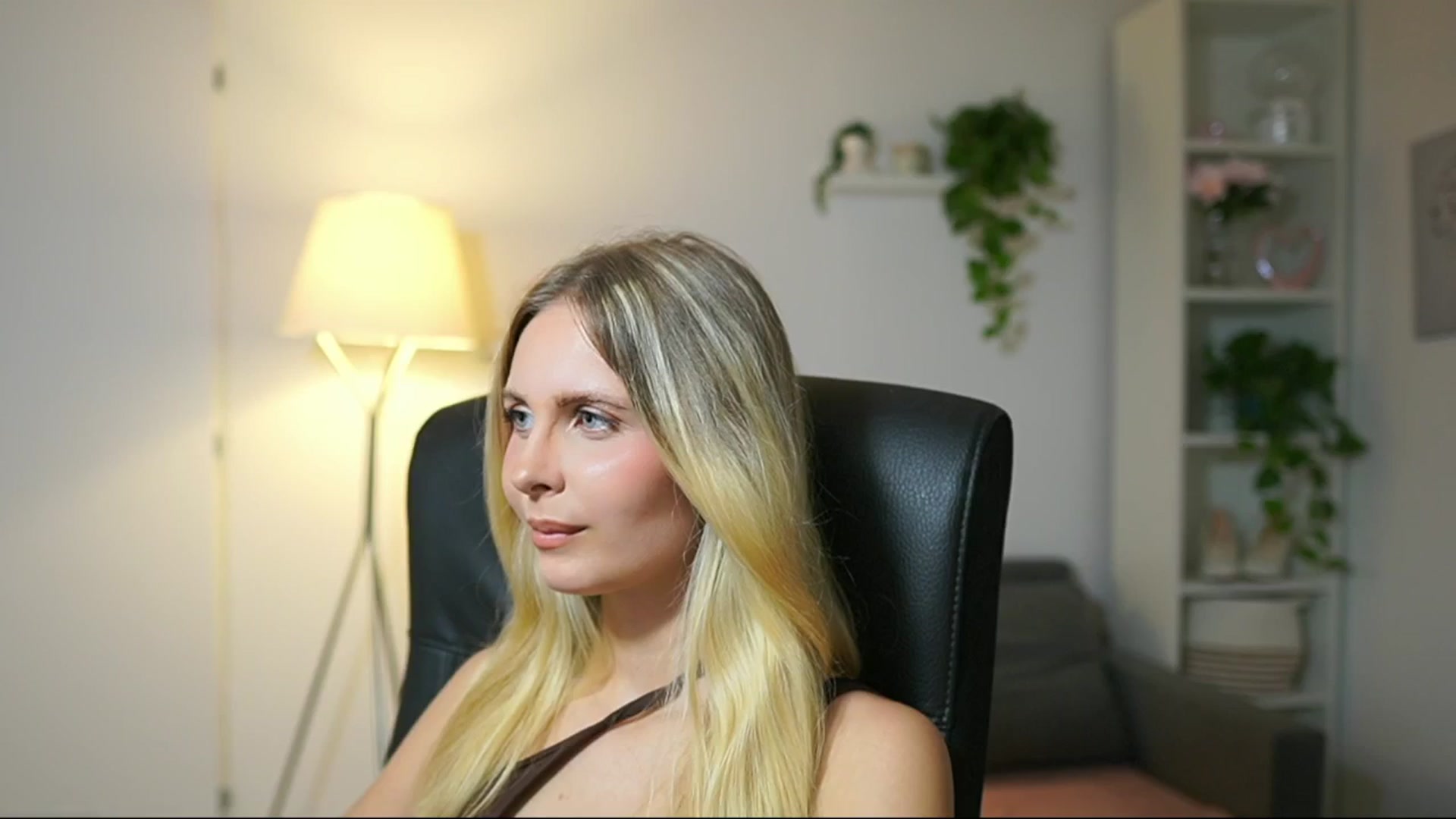 Gallery image thumbnail from Catecrago_'s myfreecams stream on, 09/08/2025, 15:15 image 7 of 20