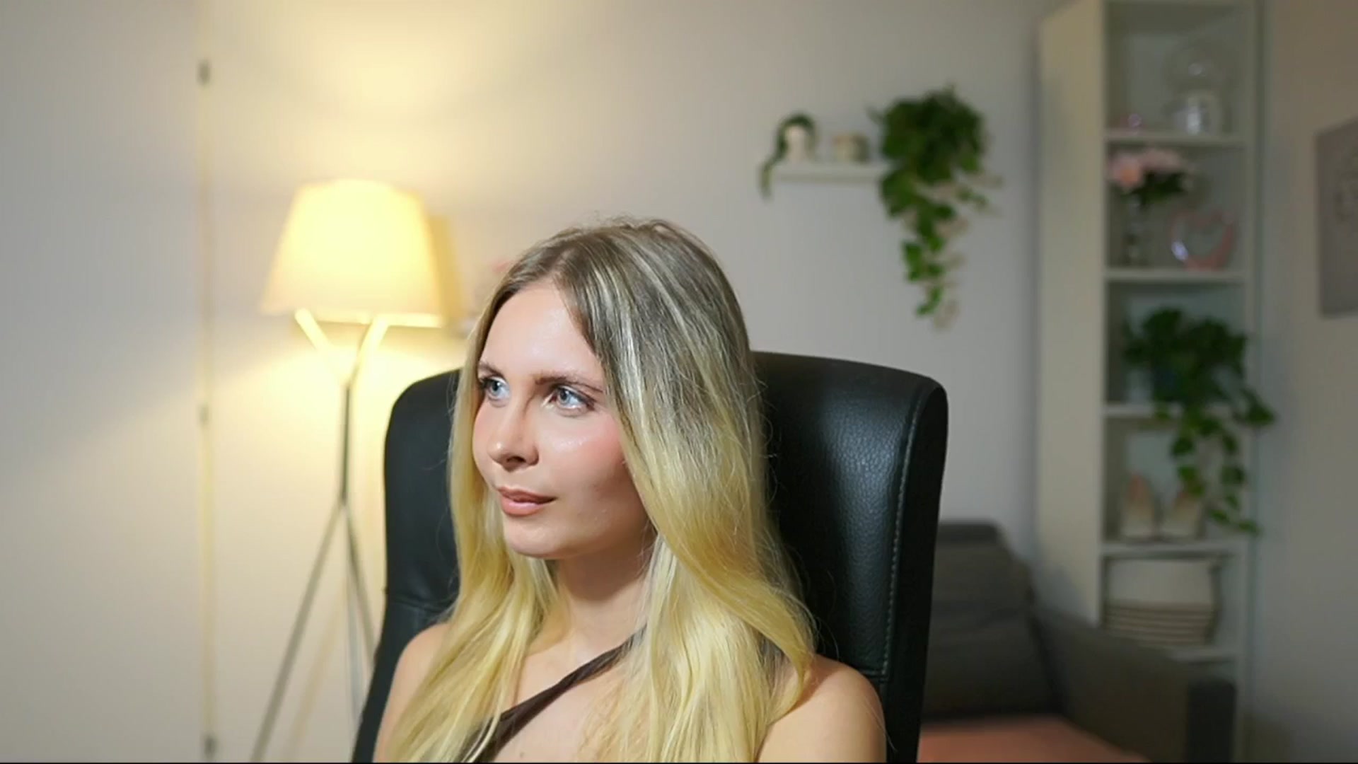 Gallery image thumbnail from Catecrago_'s myfreecams stream on, 09/08/2025, 15:15 image 13 of 20