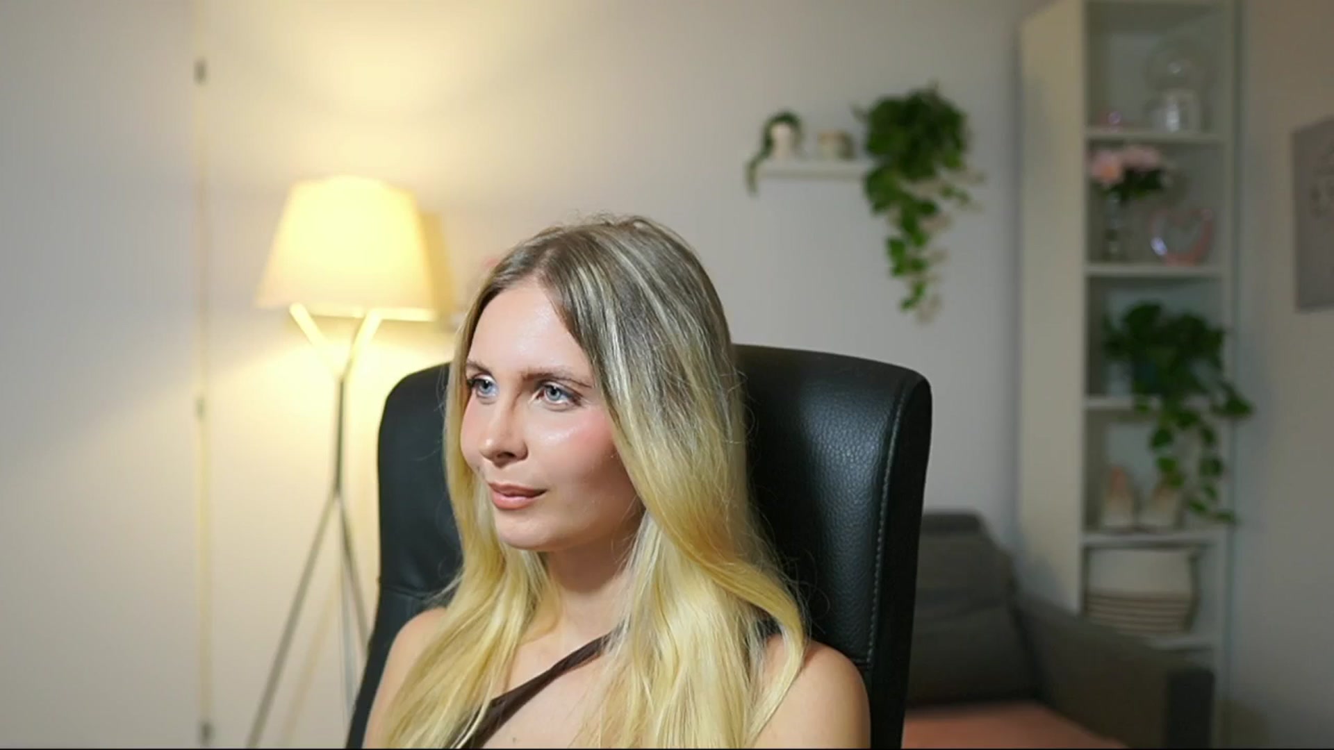 Gallery image thumbnail from Catecrago_'s myfreecams stream on, 09/08/2025, 15:15 image 11 of 20