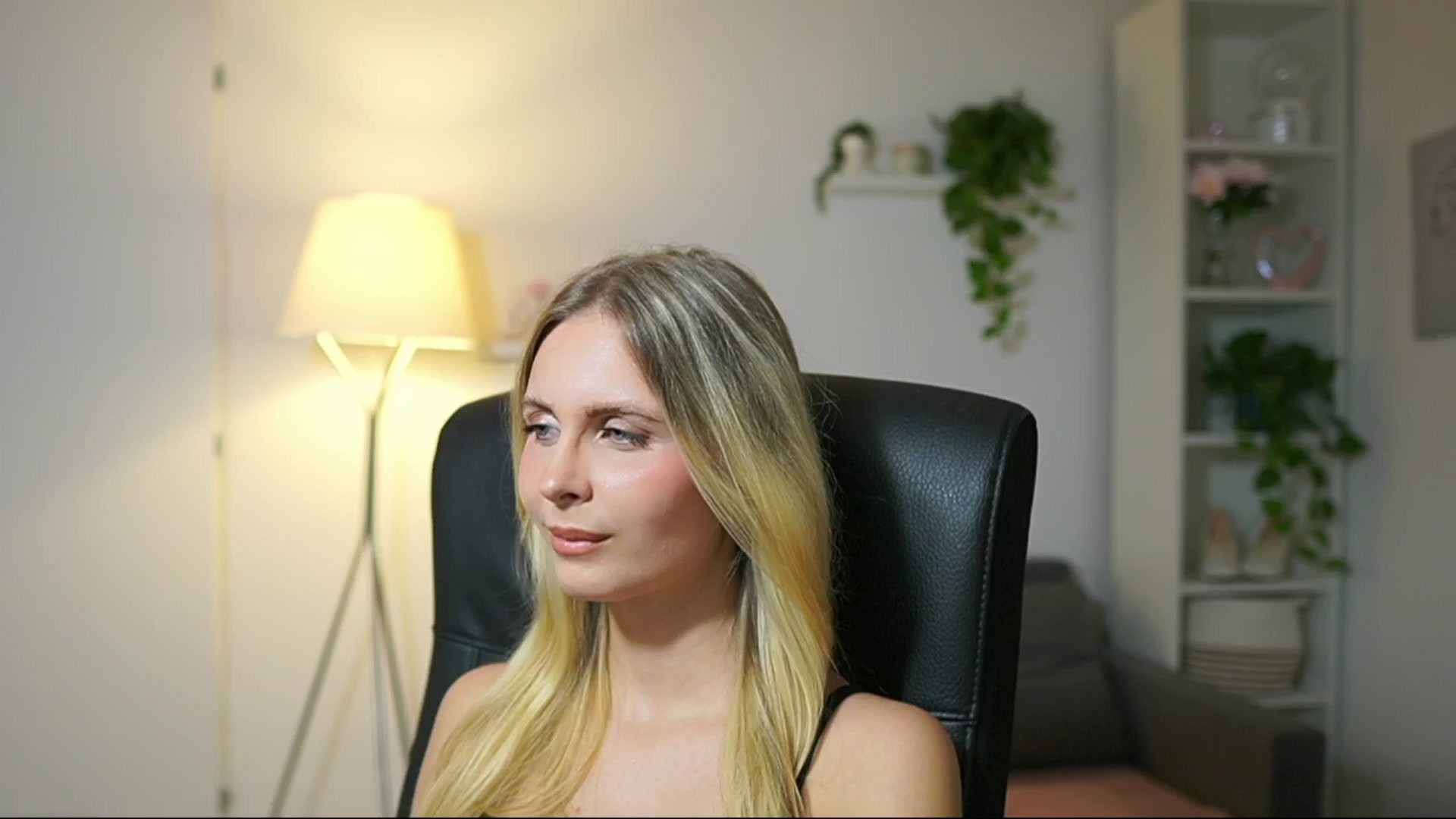Gallery image thumbnail from Catecrago_'s myfreecams stream on, 09/08/2025, 16:08 image 1 of 20