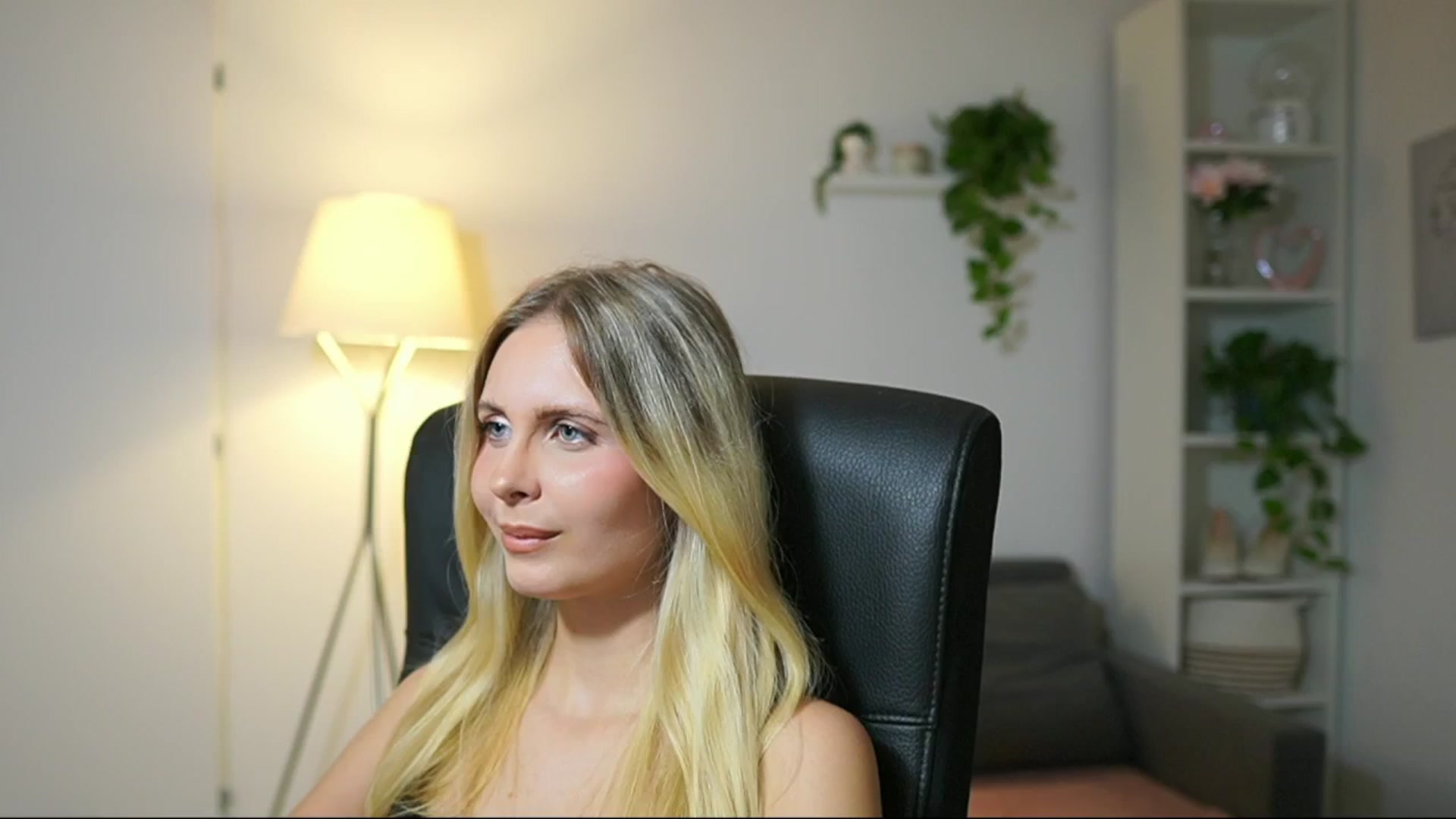 Gallery image thumbnail from Catecrago_'s myfreecams stream on, 09/08/2025, 16:08 image 11 of 20