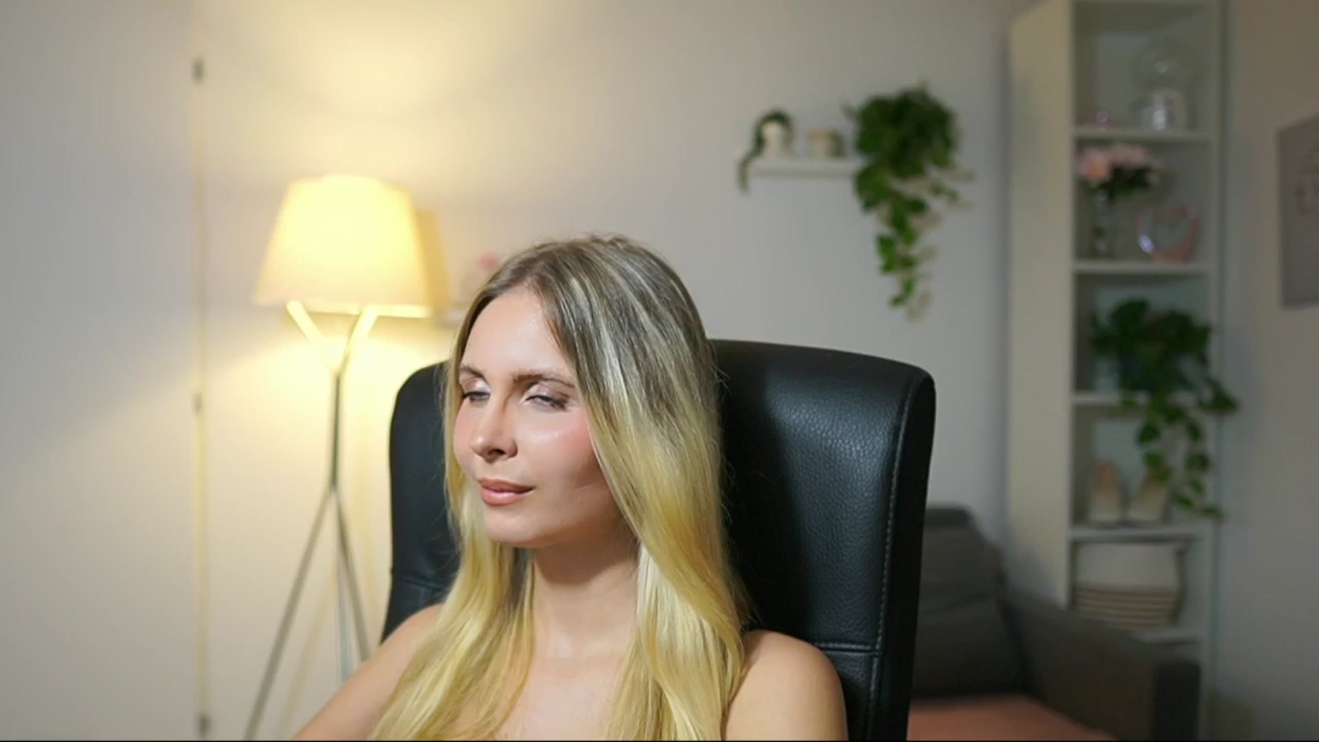 Gallery image thumbnail from Catecrago_'s myfreecams stream on, 09/08/2025, 16:08 image 4 of 20
