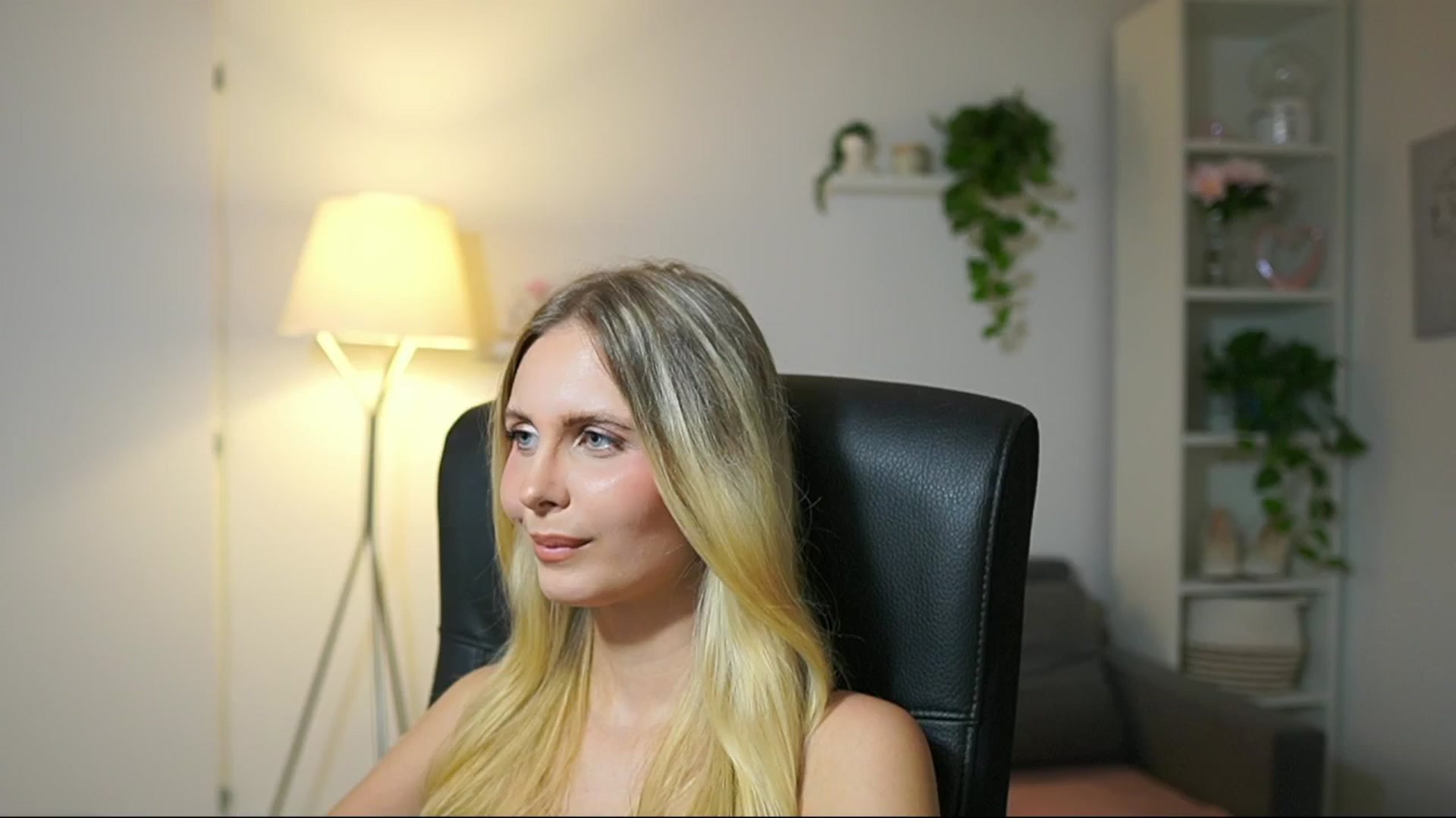 Gallery image thumbnail from Catecrago_'s myfreecams stream on, 09/08/2025, 16:08 image 7 of 20