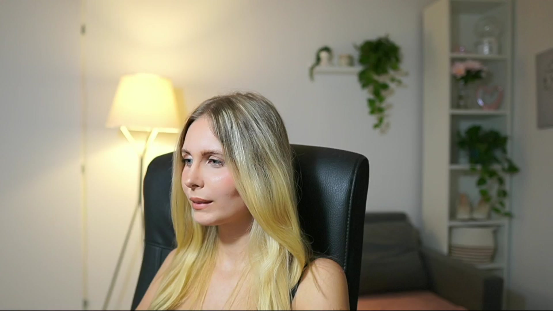 Gallery image thumbnail from Catecrago_'s myfreecams stream on, 09/08/2025, 17:53 image 4 of 20