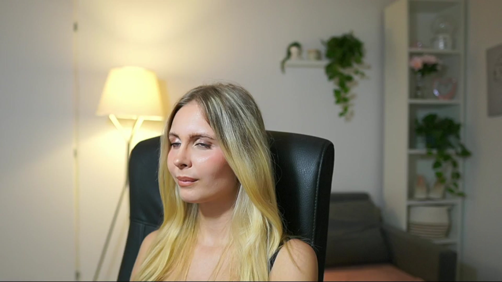 Gallery image thumbnail from Catecrago_'s myfreecams stream on, 09/08/2025, 17:53 image 3 of 20