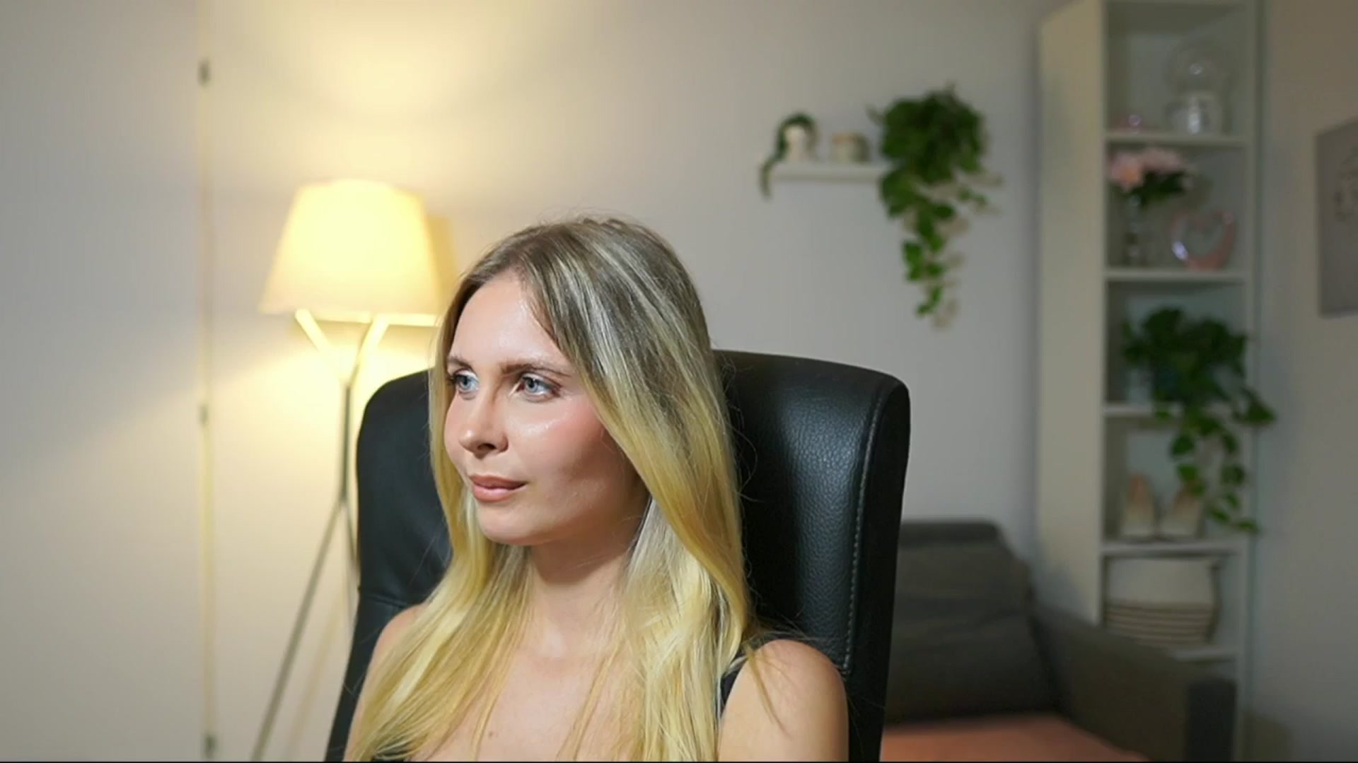 Gallery image thumbnail from Catecrago_'s myfreecams stream on, 09/08/2025, 17:53 image 1 of 20