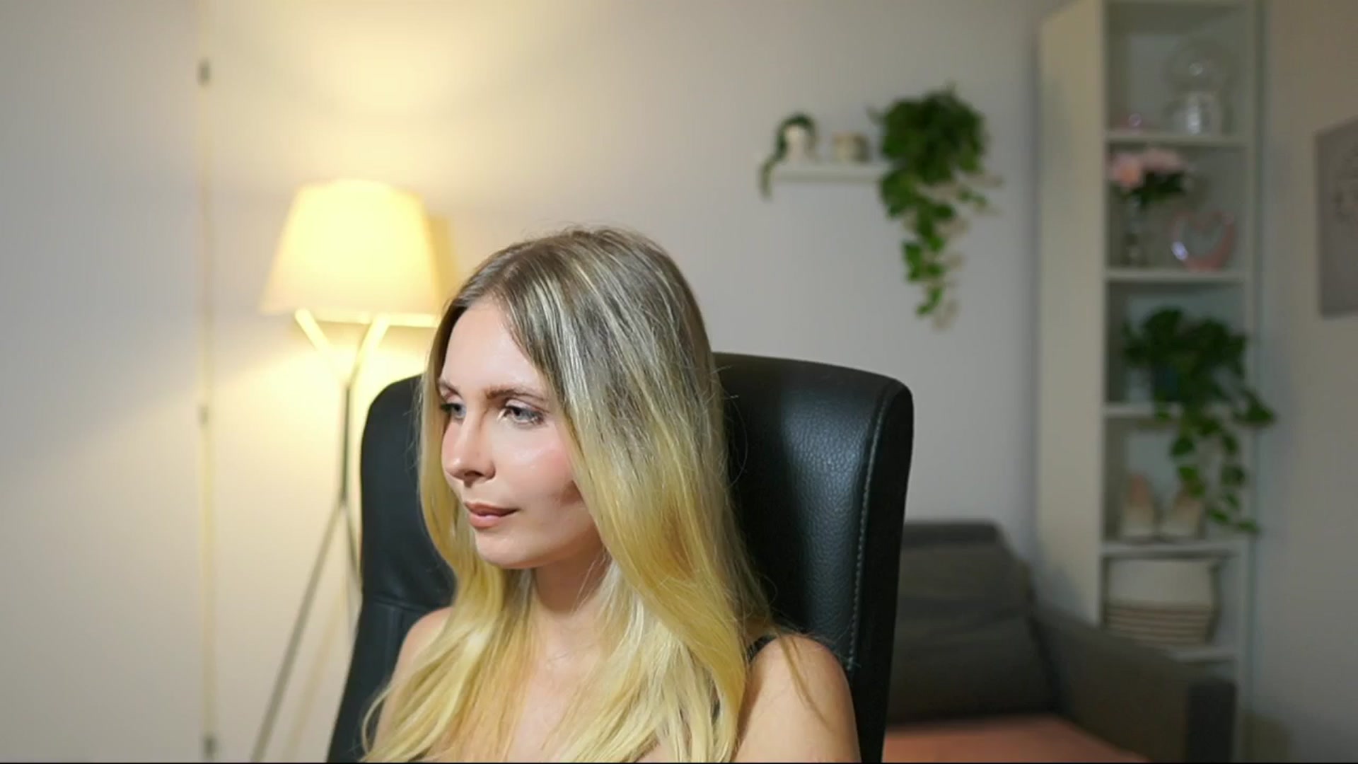 Gallery image thumbnail from Catecrago_'s myfreecams stream on, 09/08/2025, 17:53 image 6 of 20