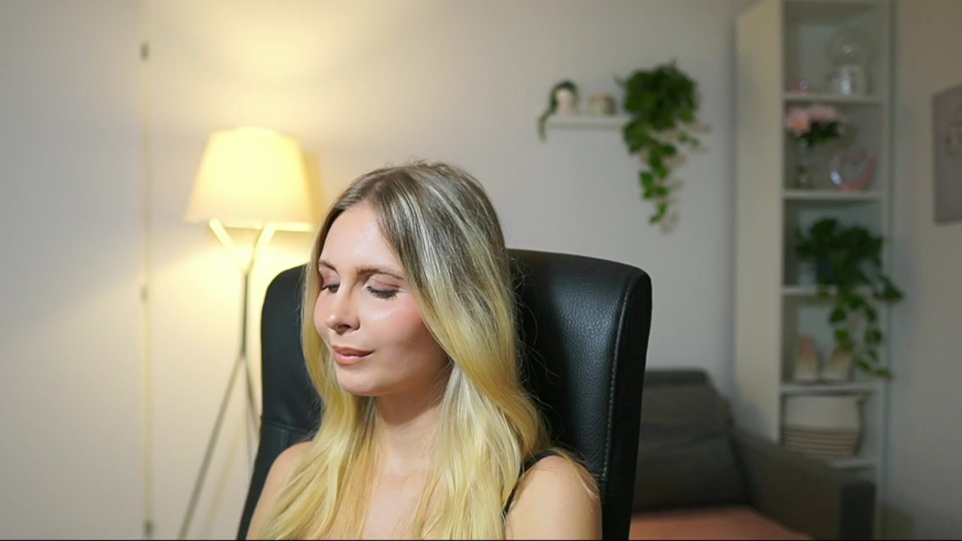 Gallery image thumbnail from Catecrago_'s myfreecams stream on, 09/08/2025, 17:53 image 8 of 20