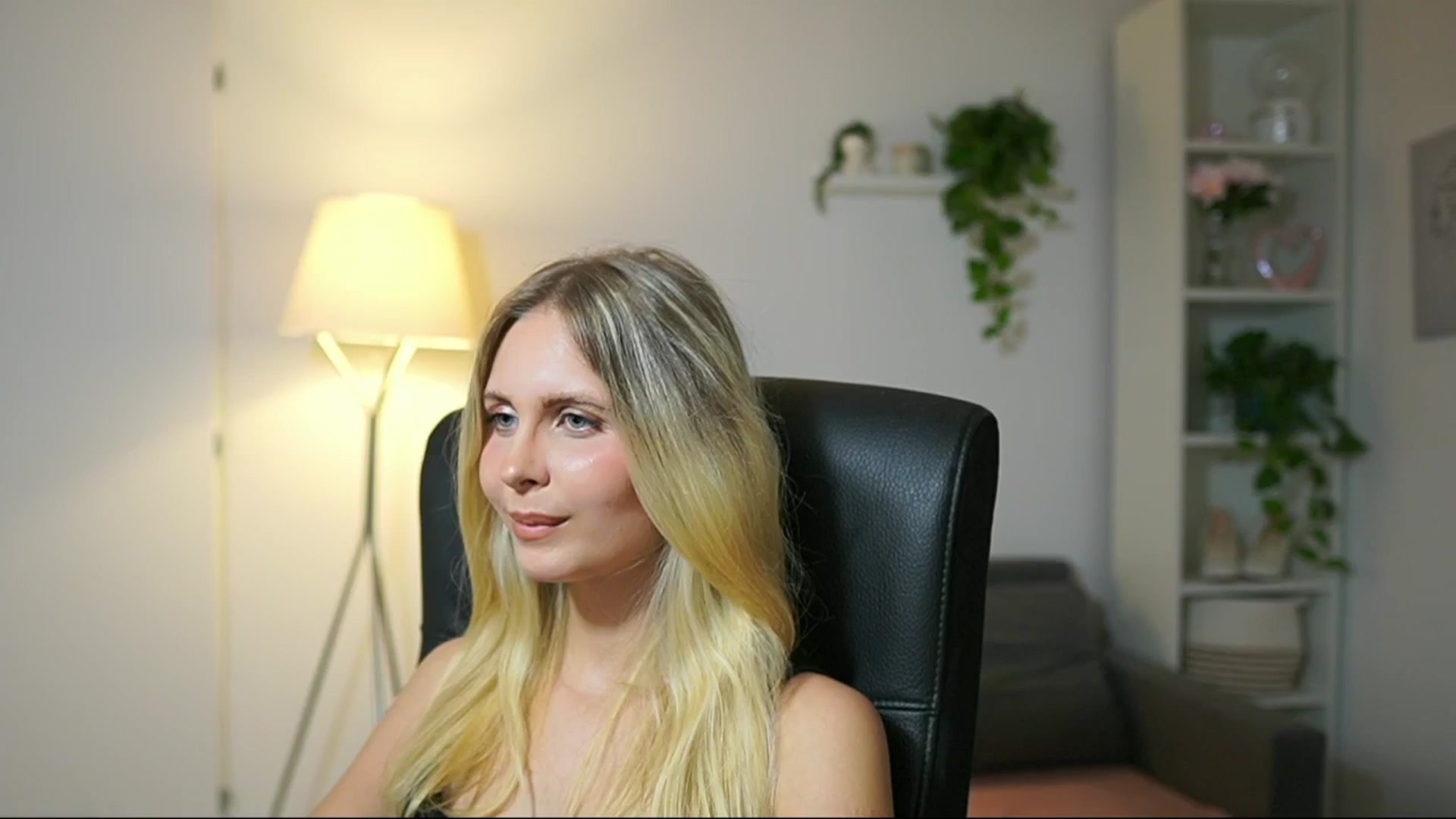 Gallery image thumbnail from Catecrago_'s myfreecams stream on, 09/08/2025, 17:53 image 20 of 20