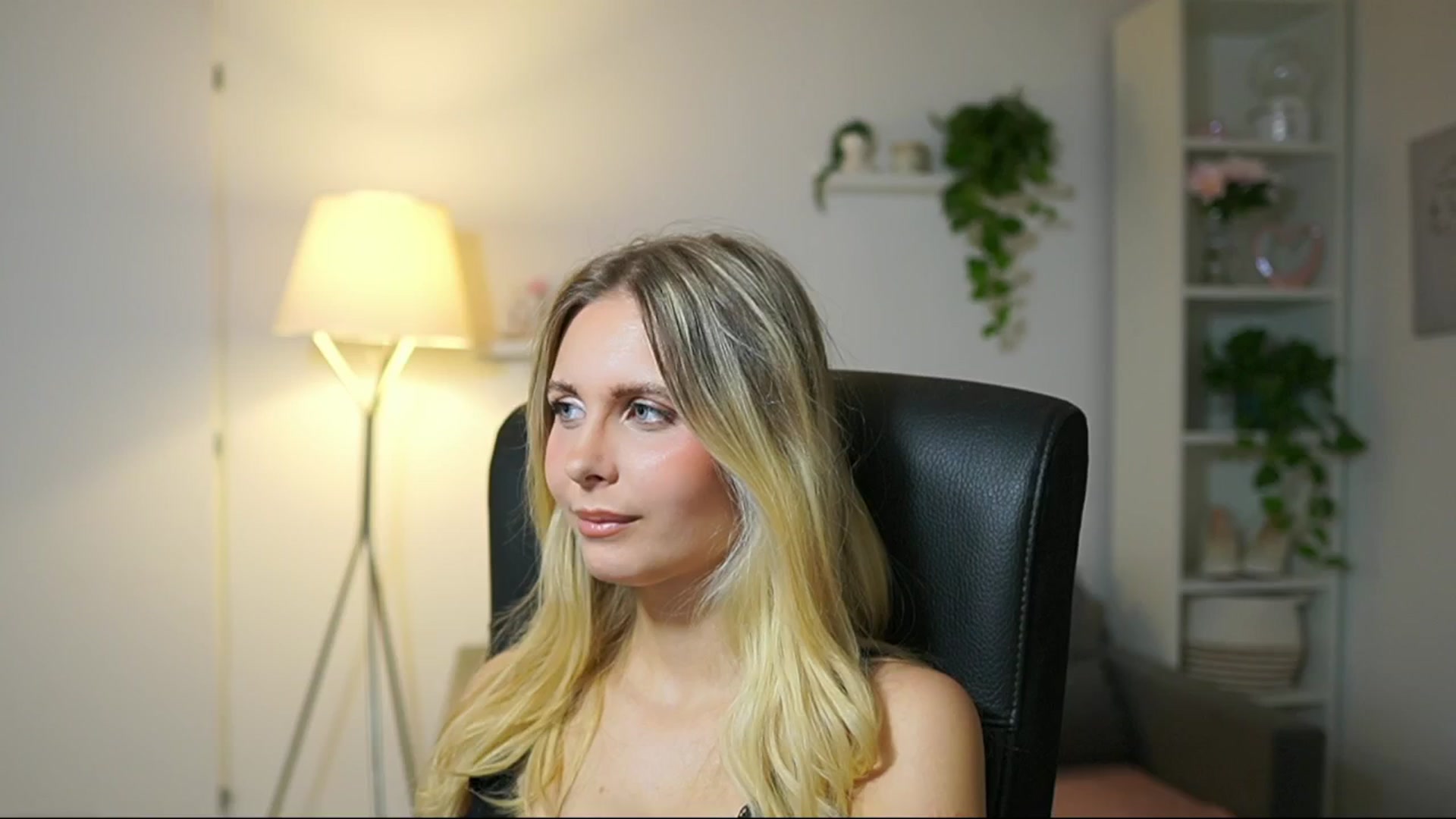 Gallery image thumbnail from Catecrago_'s myfreecams stream on, 09/09/2025, 08:58 image 5 of 20