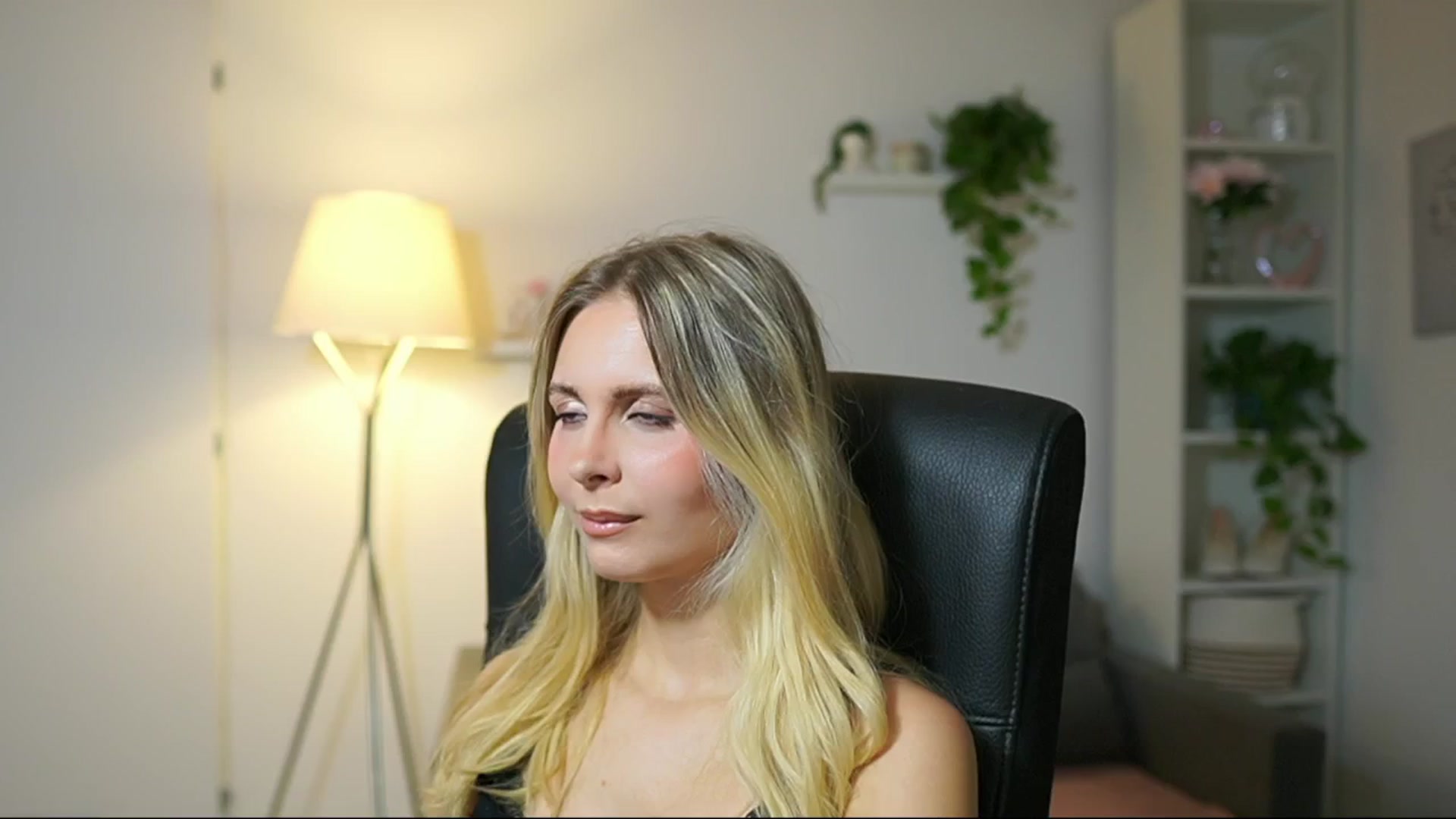 Gallery image thumbnail from Catecrago_'s myfreecams stream on, 09/09/2025, 08:58 image 3 of 20