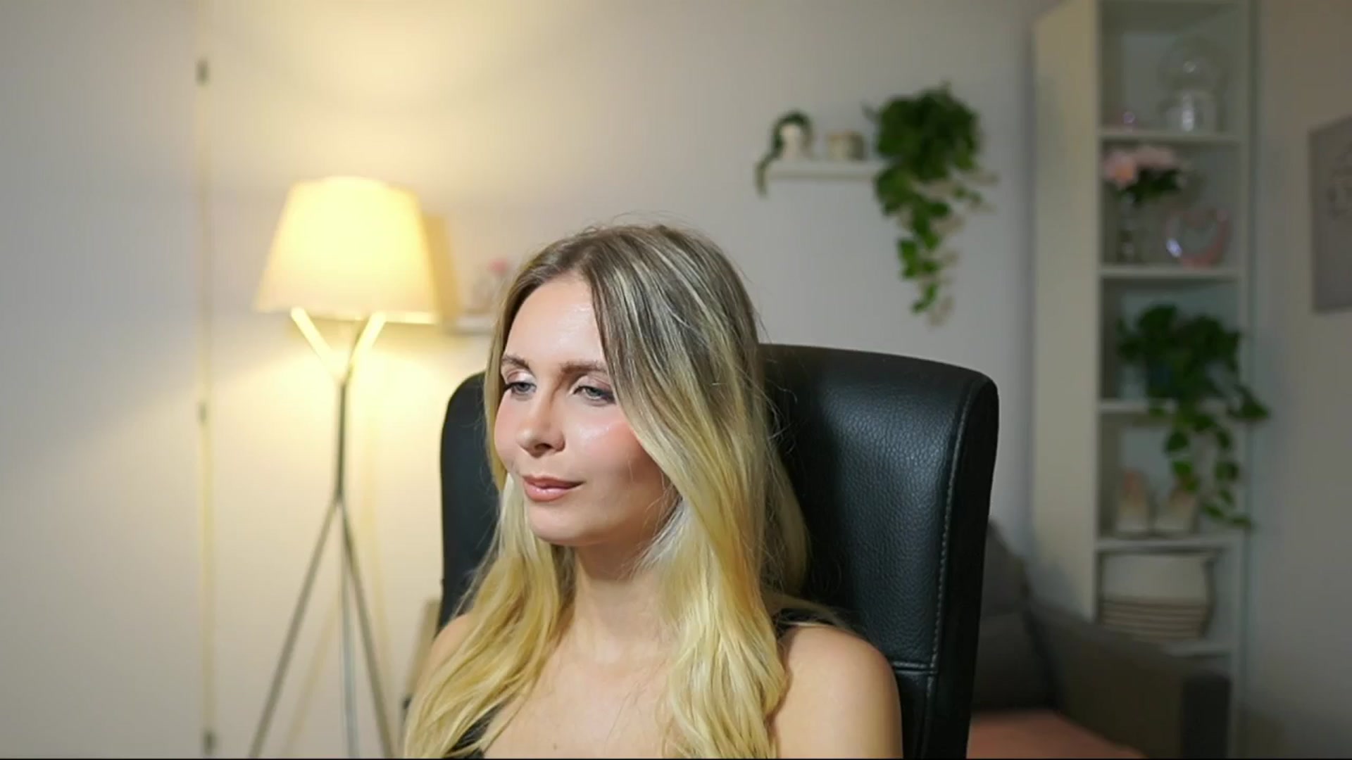Gallery image thumbnail from Catecrago_'s myfreecams stream on, 09/09/2025, 08:58 image 8 of 20