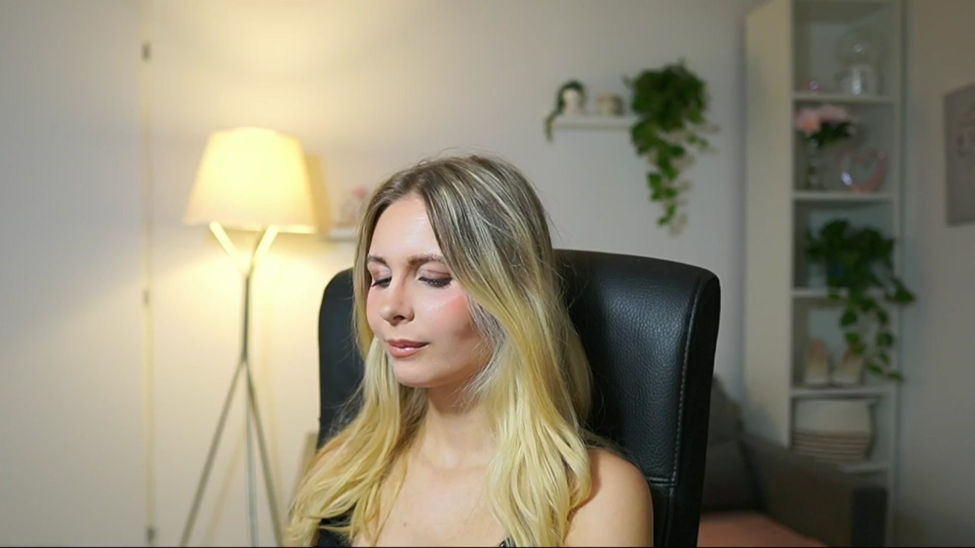 Gallery image thumbnail from Catecrago_'s myfreecams stream on, 09/09/2025, 08:58 image 2 of 20