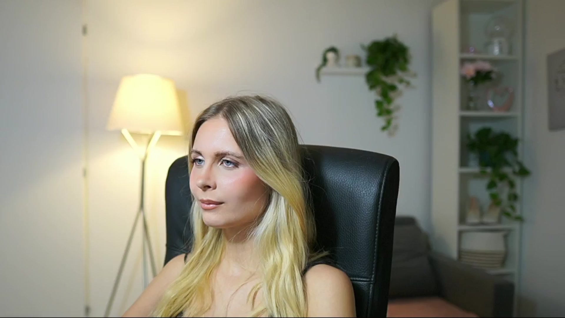 Gallery image thumbnail from Catecrago_'s myfreecams stream on, 09/09/2025, 08:58 image 12 of 20