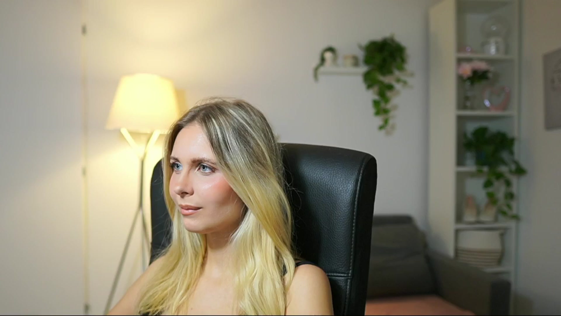 Gallery image thumbnail from Catecrago_'s myfreecams stream on, 09/09/2025, 11:13 image 2 of 20