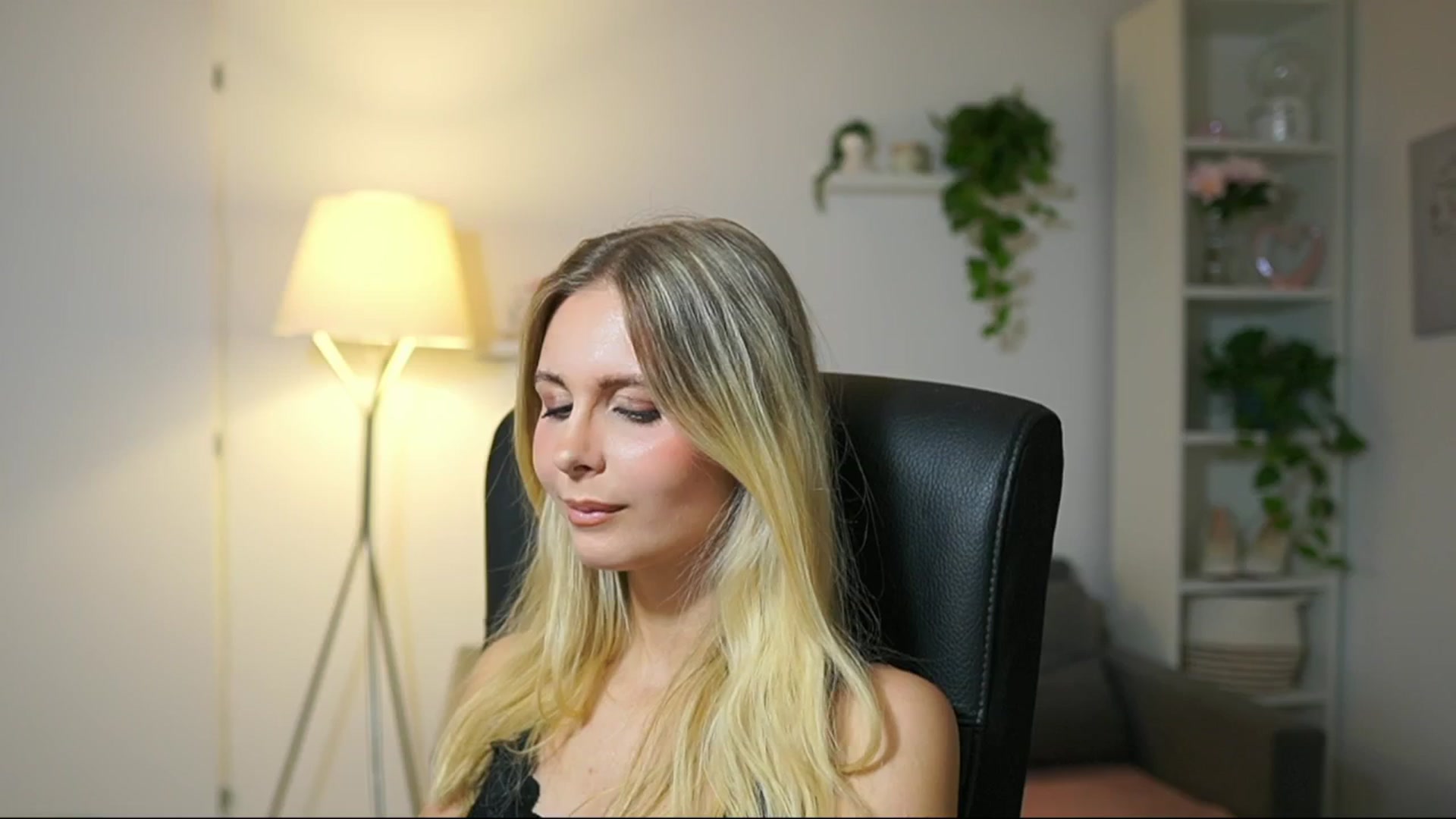 Gallery image thumbnail from Catecrago_'s myfreecams stream on, 09/09/2025, 11:13 image 12 of 20
