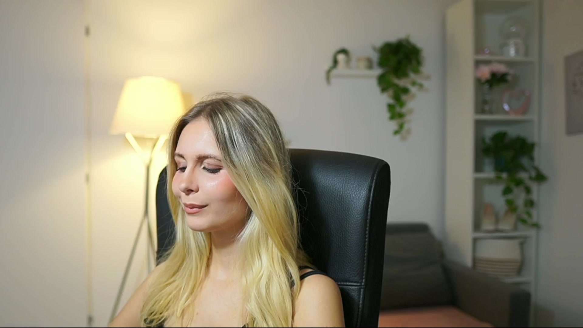 Gallery image thumbnail from Catecrago_'s myfreecams stream on, 09/09/2025, 11:13 image 3 of 20