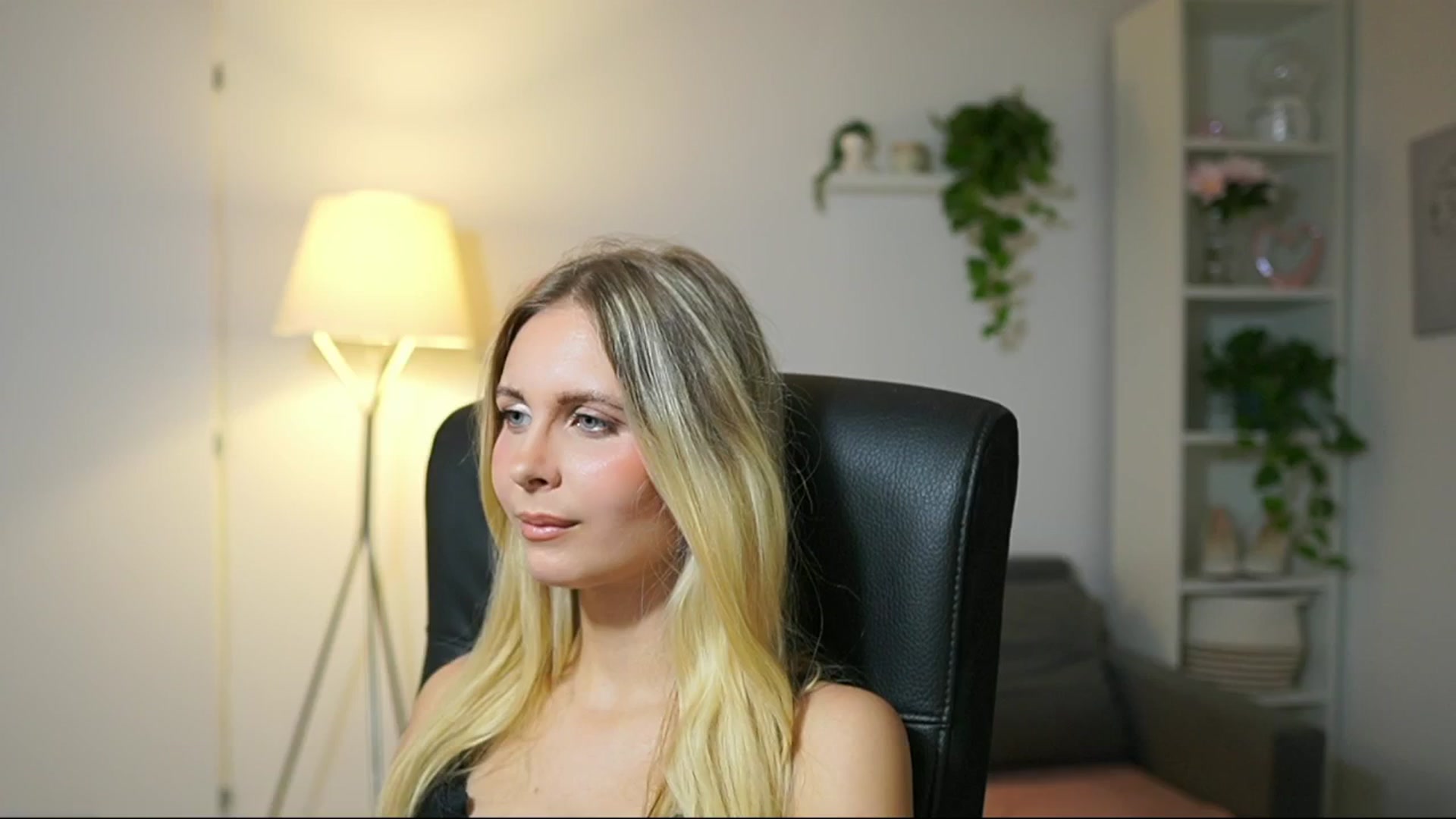 Gallery image thumbnail from Catecrago_'s myfreecams stream on, 09/09/2025, 11:13 image 6 of 20
