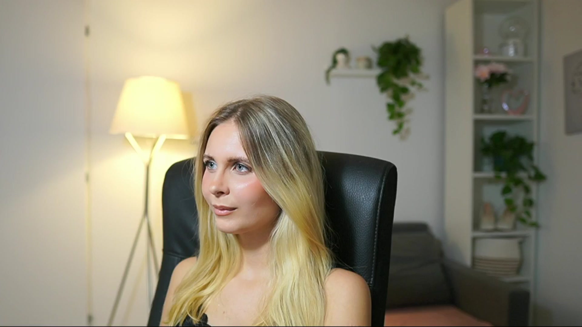 Gallery image thumbnail from Catecrago_'s myfreecams stream on, 09/09/2025, 12:49 image 16 of 20