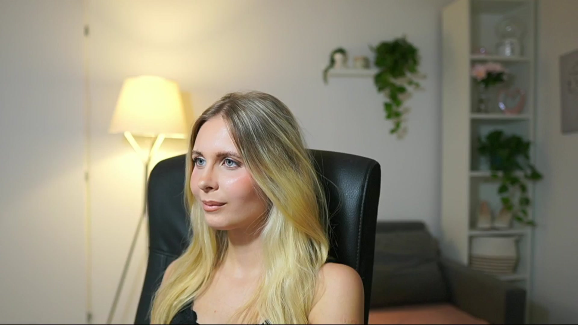 Gallery image thumbnail from Catecrago_'s myfreecams stream on, 09/09/2025, 12:49 image 3 of 20