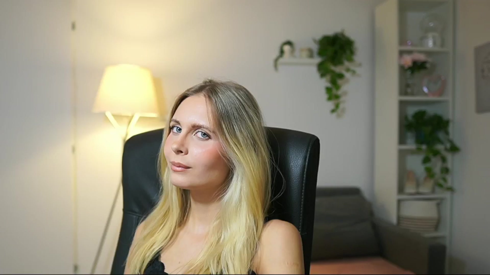 Gallery image thumbnail from Catecrago_'s myfreecams stream on, 09/09/2025, 12:49 image 6 of 20