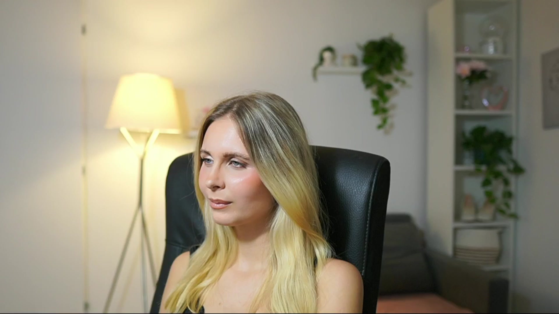 Gallery image thumbnail from Catecrago_'s myfreecams stream on, 09/09/2025, 12:49 image 18 of 20