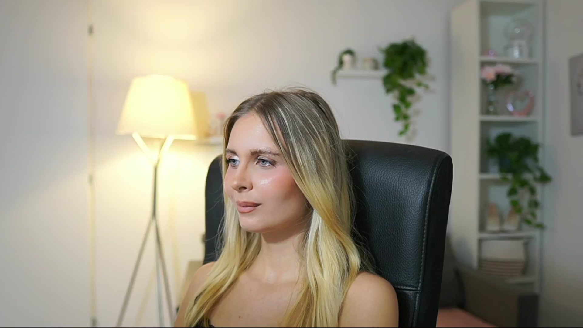 Gallery image thumbnail from Catecrago_'s myfreecams stream on, 09/11/2025, 13:55 image 20 of 20
