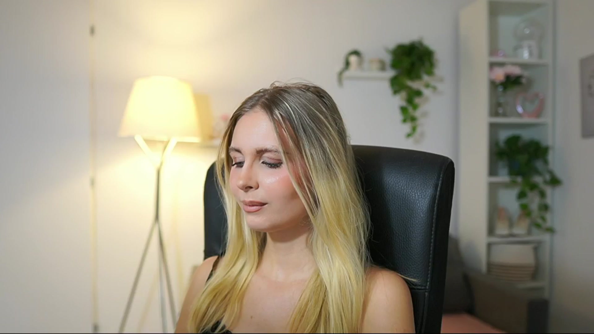 Gallery image thumbnail from Catecrago_'s myfreecams stream on, 09/11/2025, 13:55 image 1 of 20