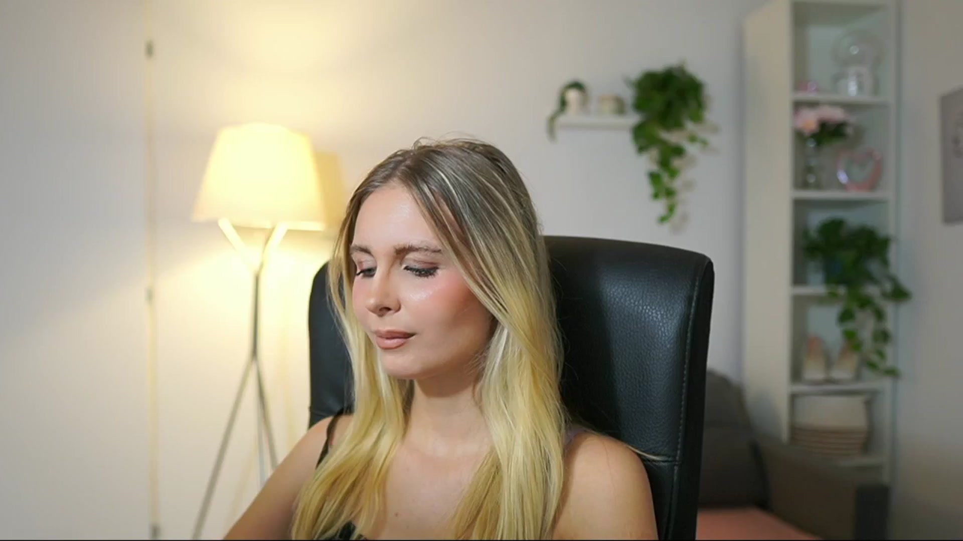 Gallery image thumbnail from Catecrago_'s myfreecams stream on, 09/11/2025, 13:55 image 2 of 20