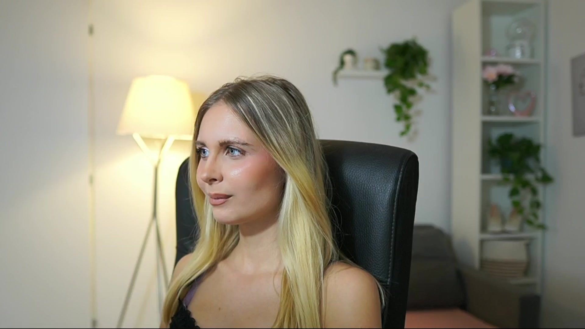 Gallery image thumbnail from Catecrago_'s myfreecams stream on, 09/11/2025, 13:55 image 5 of 20