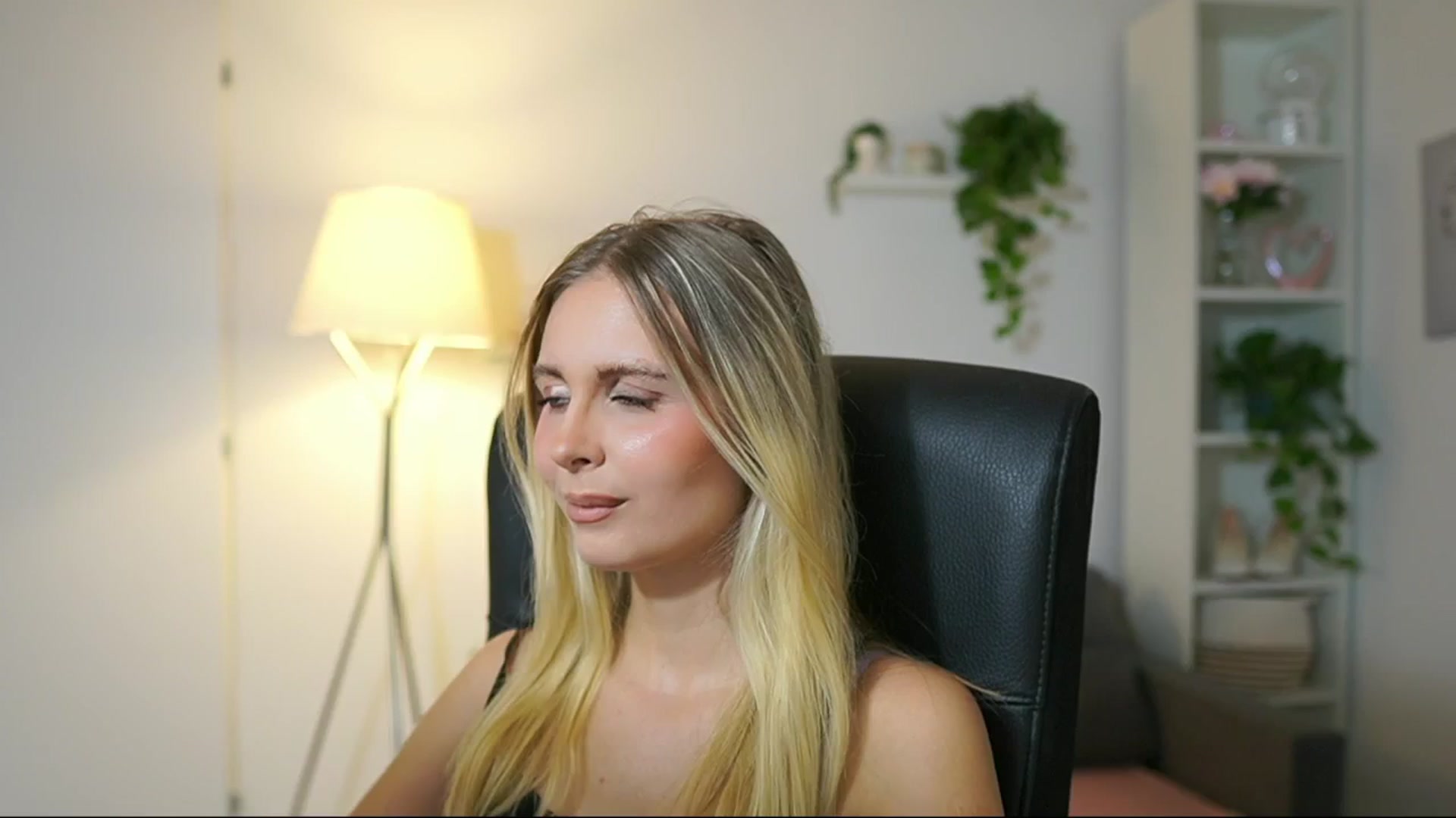 Gallery image thumbnail from Catecrago_'s myfreecams stream on, 09/11/2025, 13:55 image 3 of 20