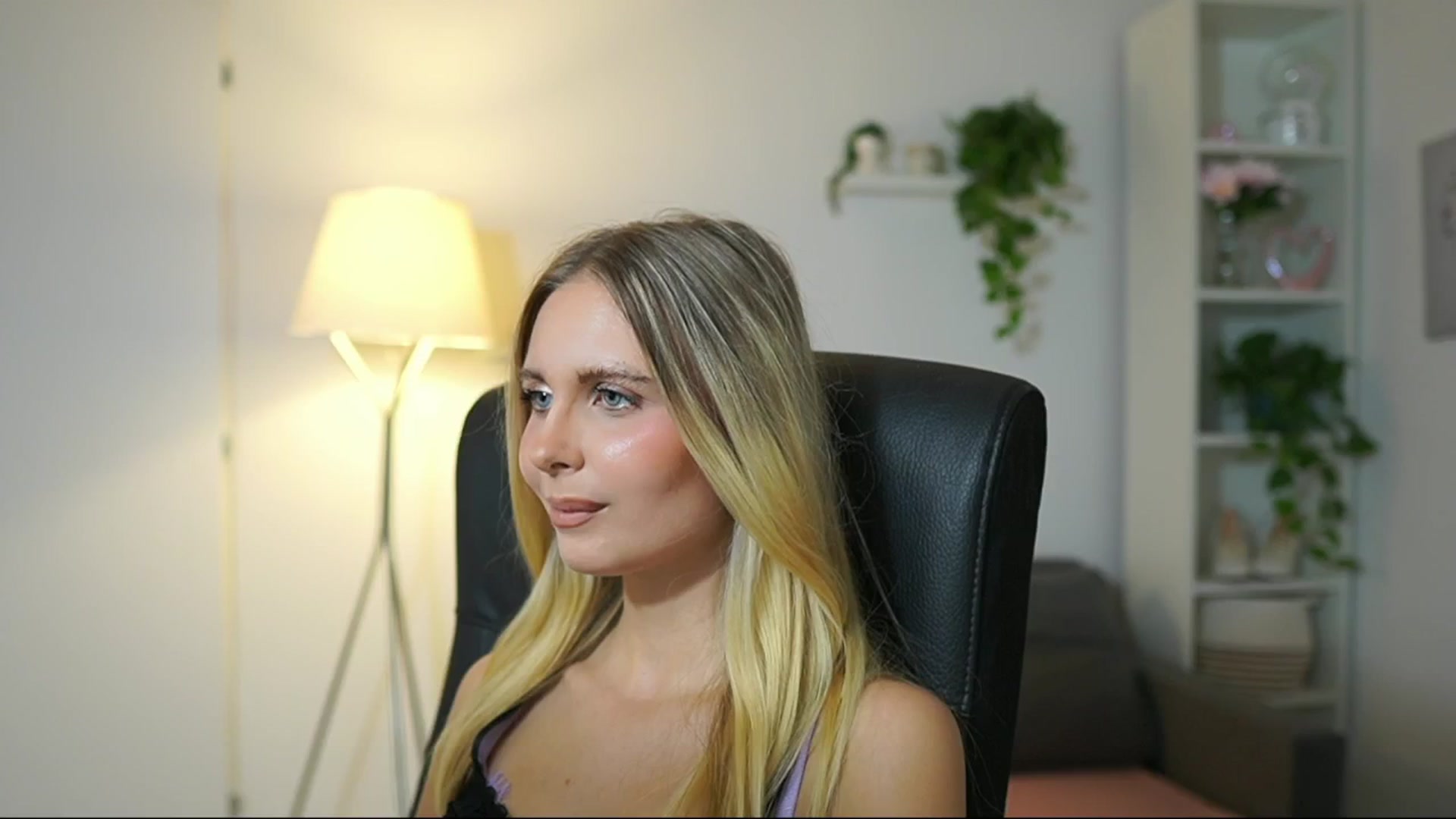 Gallery image thumbnail from Catecrago_'s myfreecams stream on, 09/11/2025, 15:19 image 11 of 20