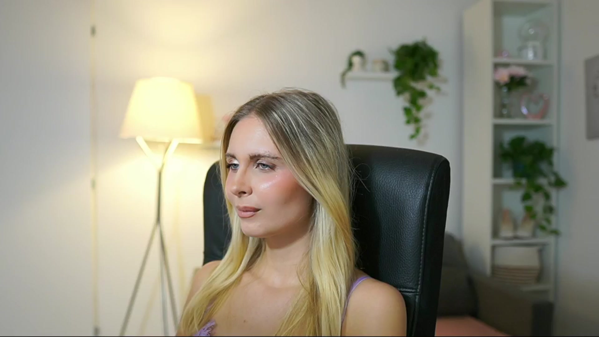 Gallery image thumbnail from Catecrago_'s myfreecams stream on, 09/11/2025, 15:19 image 20 of 20