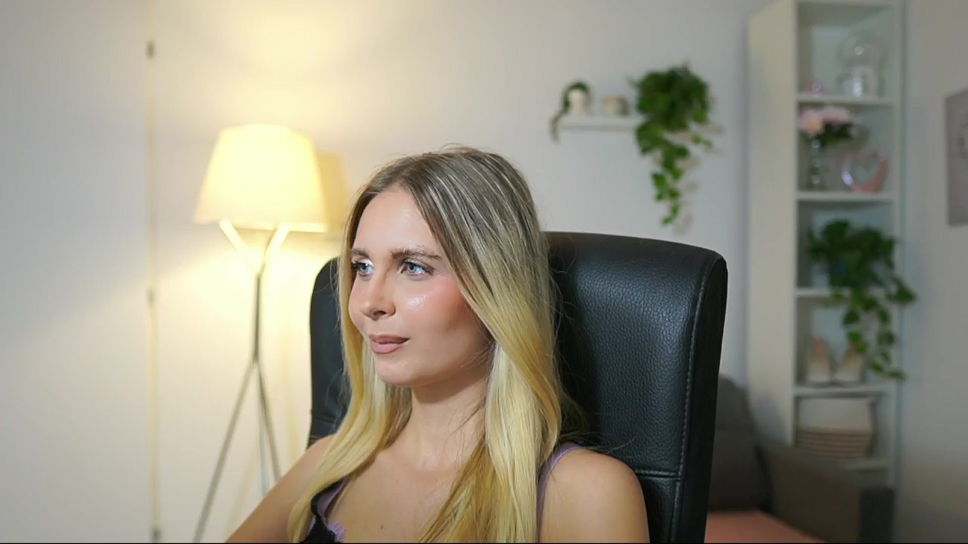 Gallery image thumbnail from Catecrago_'s myfreecams stream on, 09/11/2025, 15:19 image 5 of 20