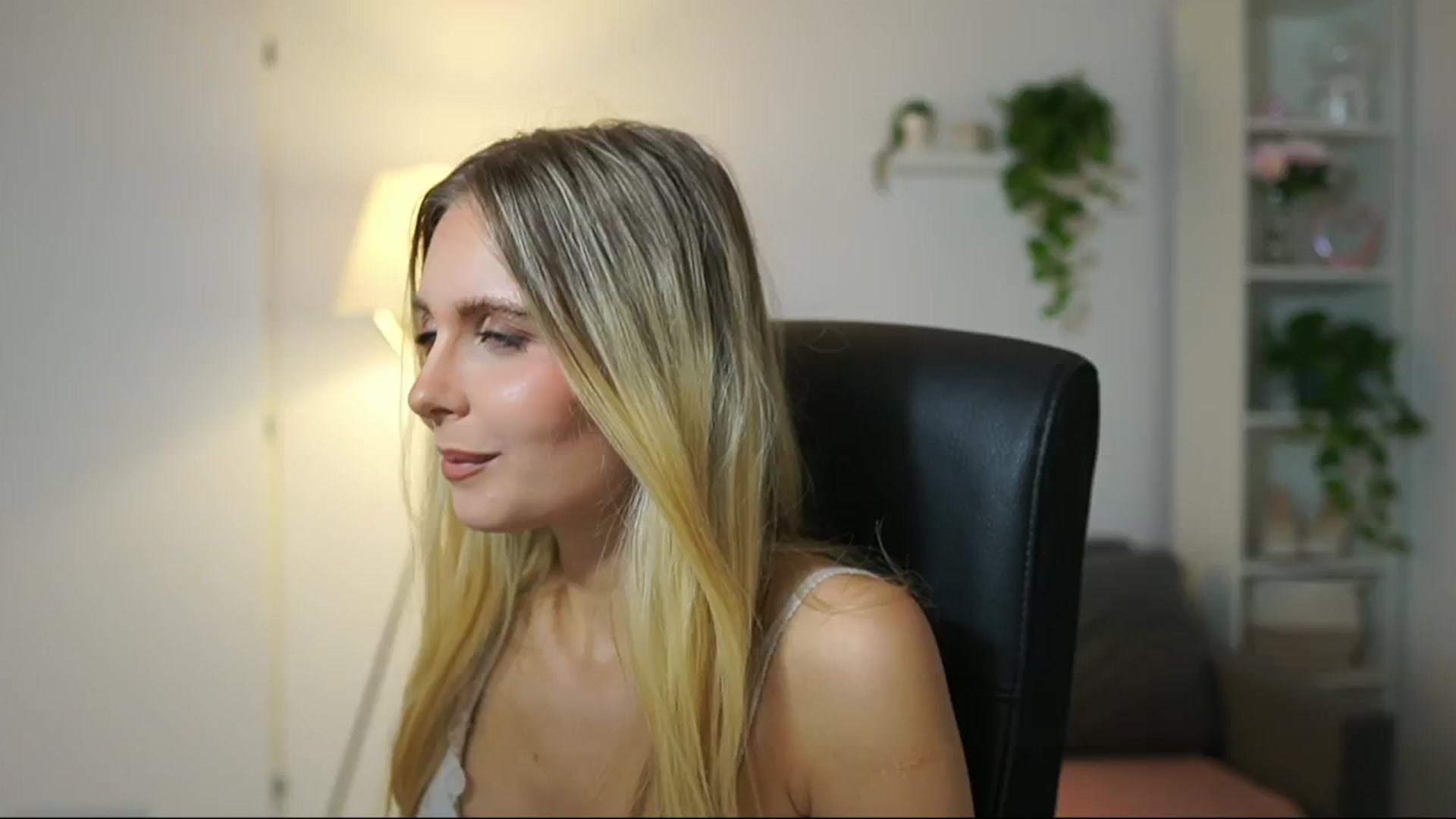 Gallery image thumbnail from Catecrago_'s myfreecams stream on, 09/12/2025, 11:15 image 14 of 20